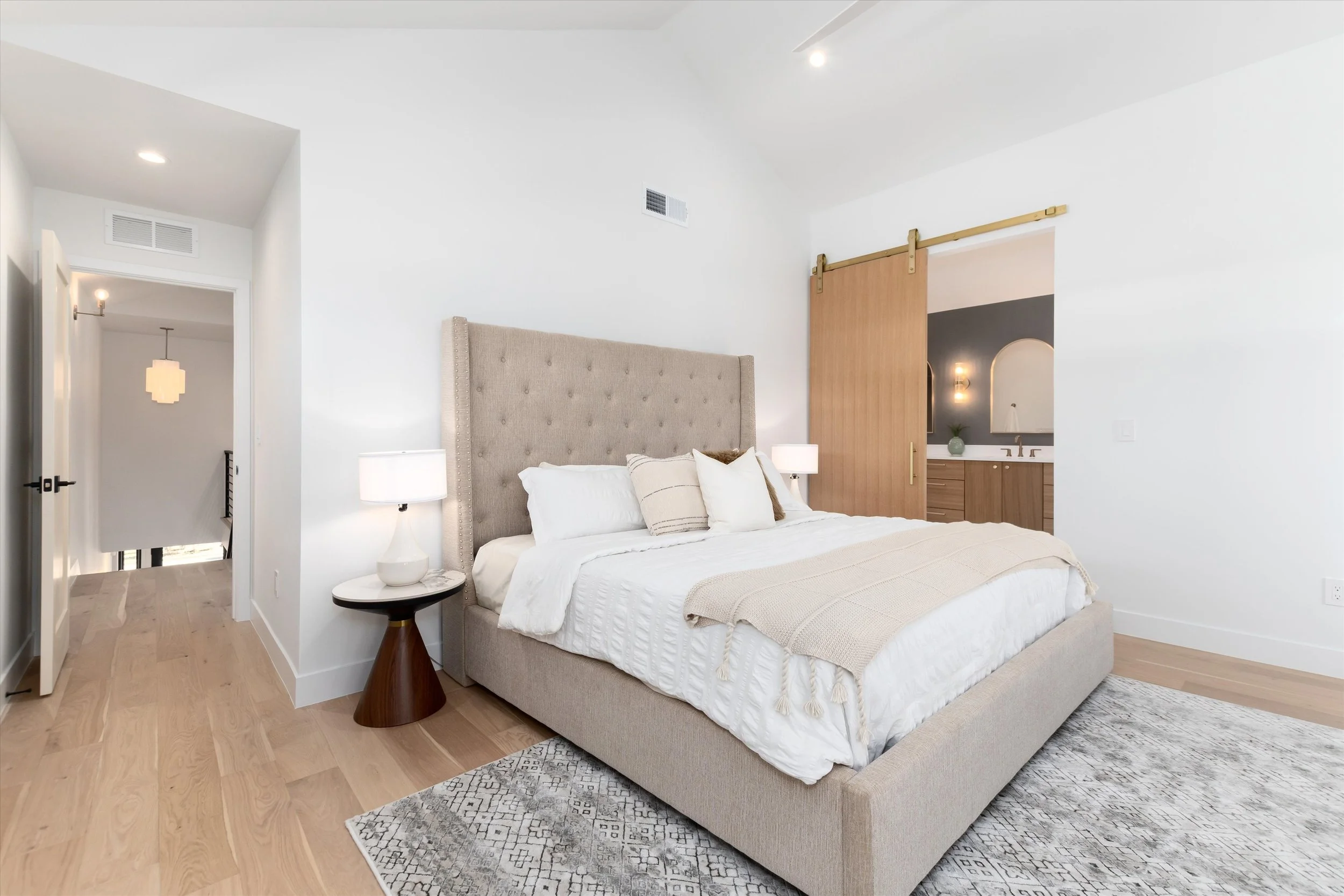 18-34-Primary Bedroom.jpg