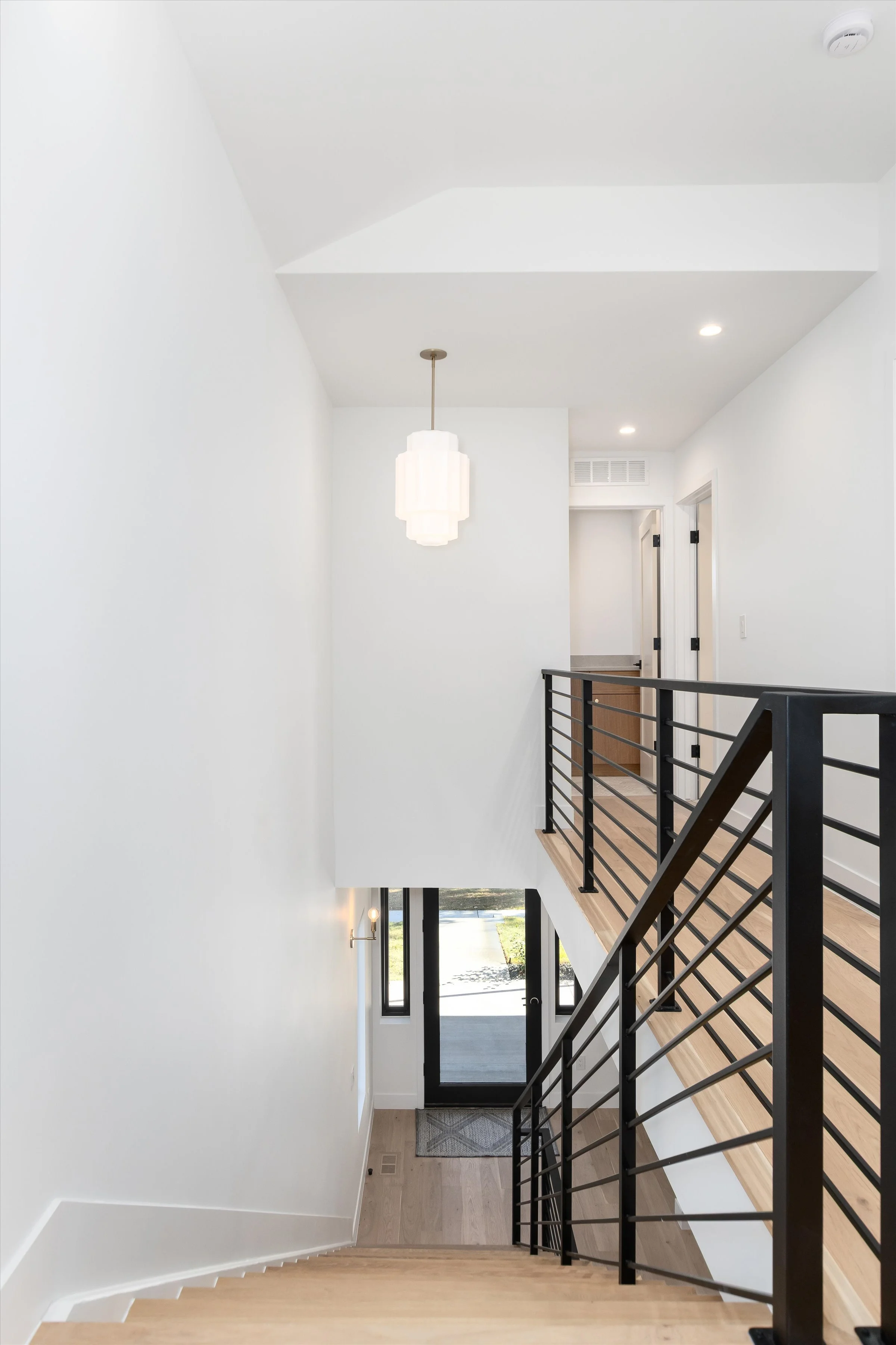 16-32-Upper level.jpg