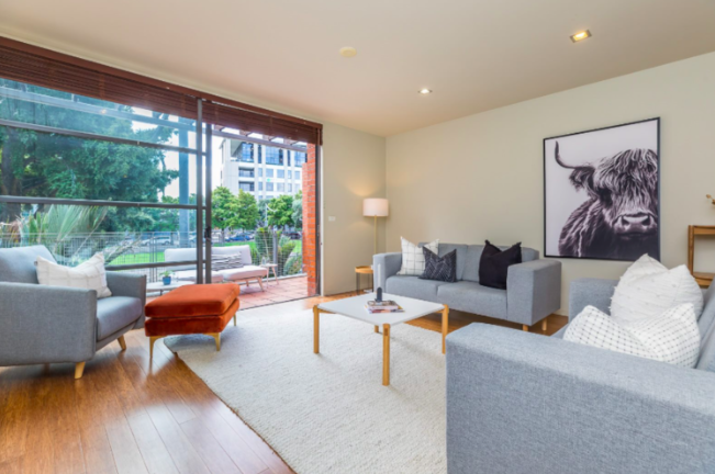 Mahuhu Crescent Townhouse Staging