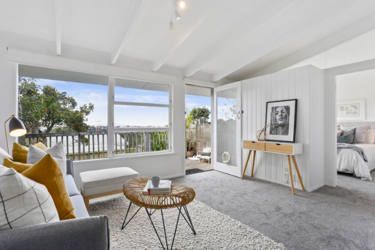 Hinemoa Street Staging