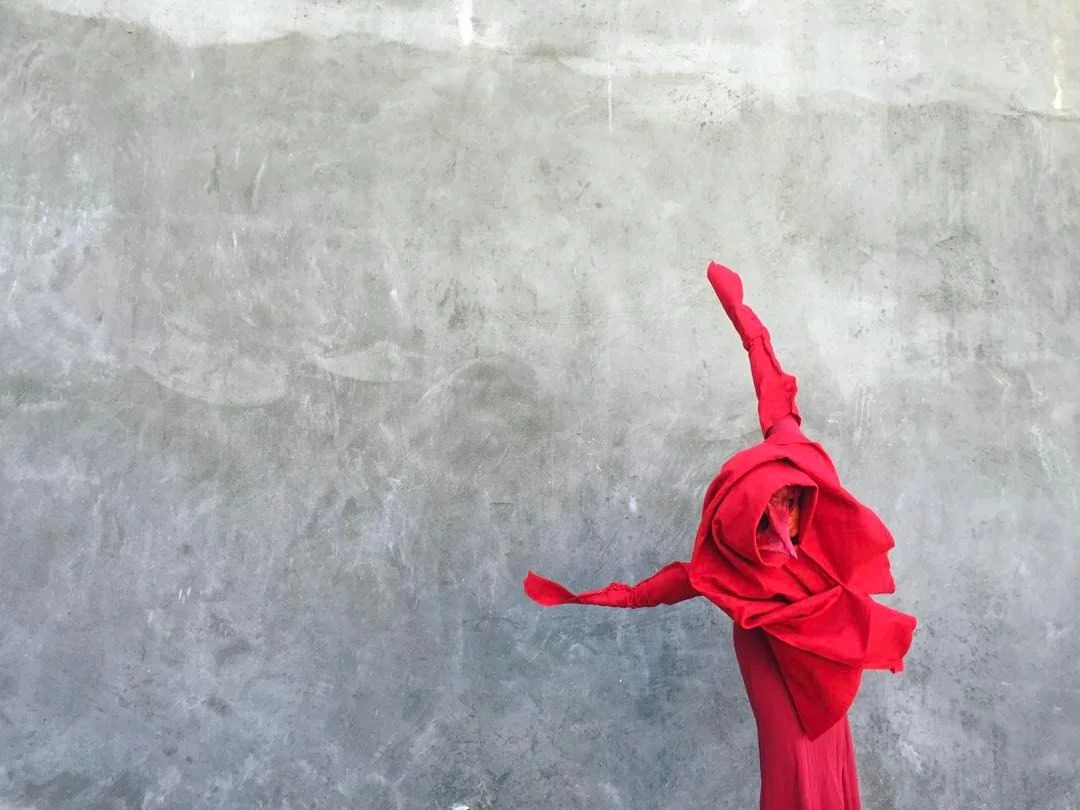Still from music video for Rachel Mason's Sandstorm captured by Halyna Hutchins
