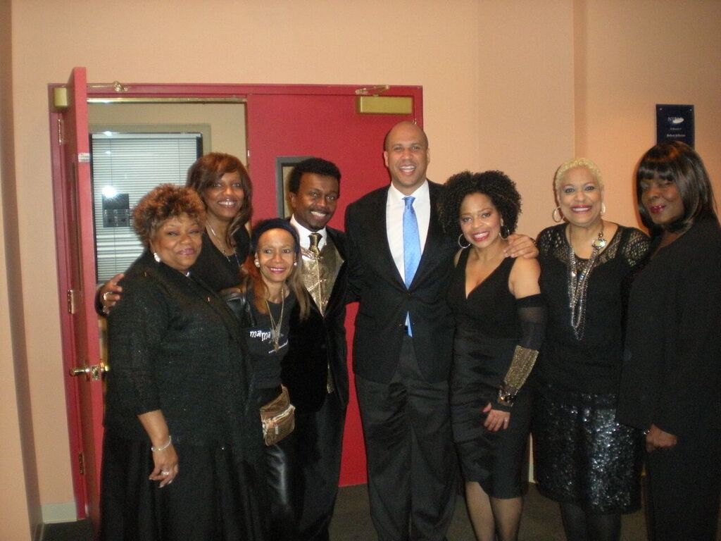 Aretha backing singers at NJPAC with Mayor Cory Booker 
