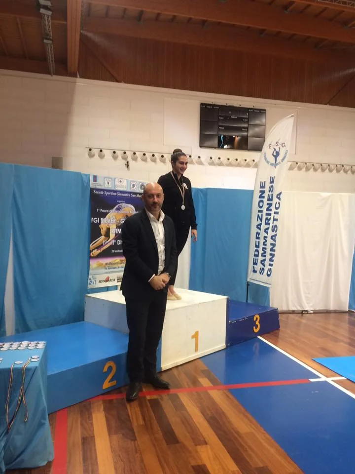 ilaria sul primo gradino del podio