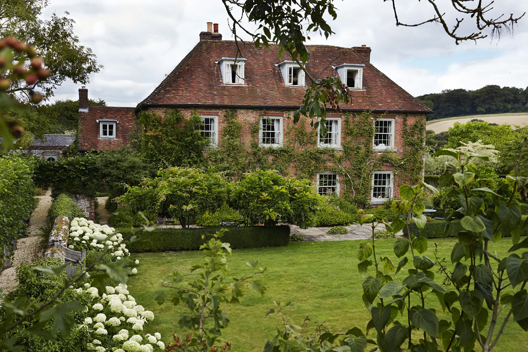 Copy of 13v8- Farmhouse and hills 8615.jpg