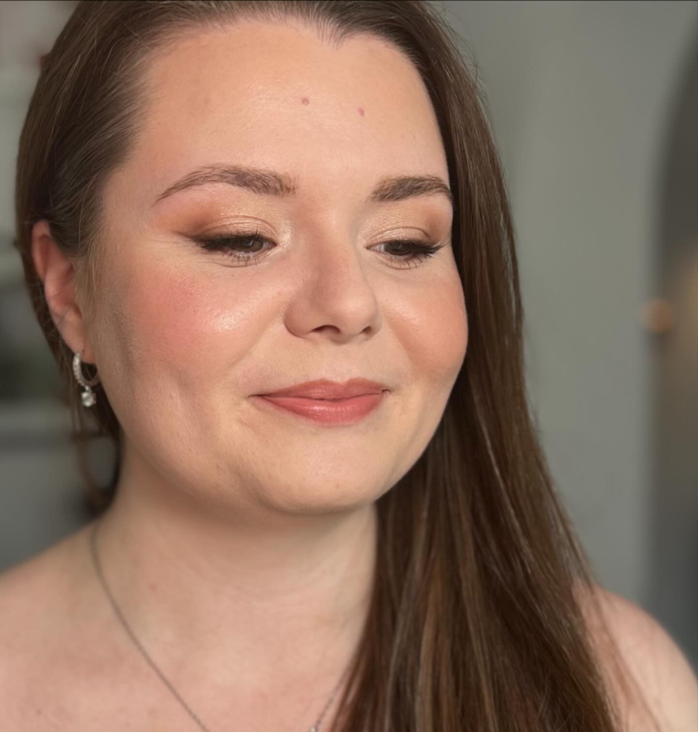 From Bridal Preview to Big Day ✨
More of beautiful Emily from her January trial and the final look on her wedding day last Saturday ✨

Emily has the most beautiful cheeks so l used a real cocktail of highlight and blush to really make them a focus: @