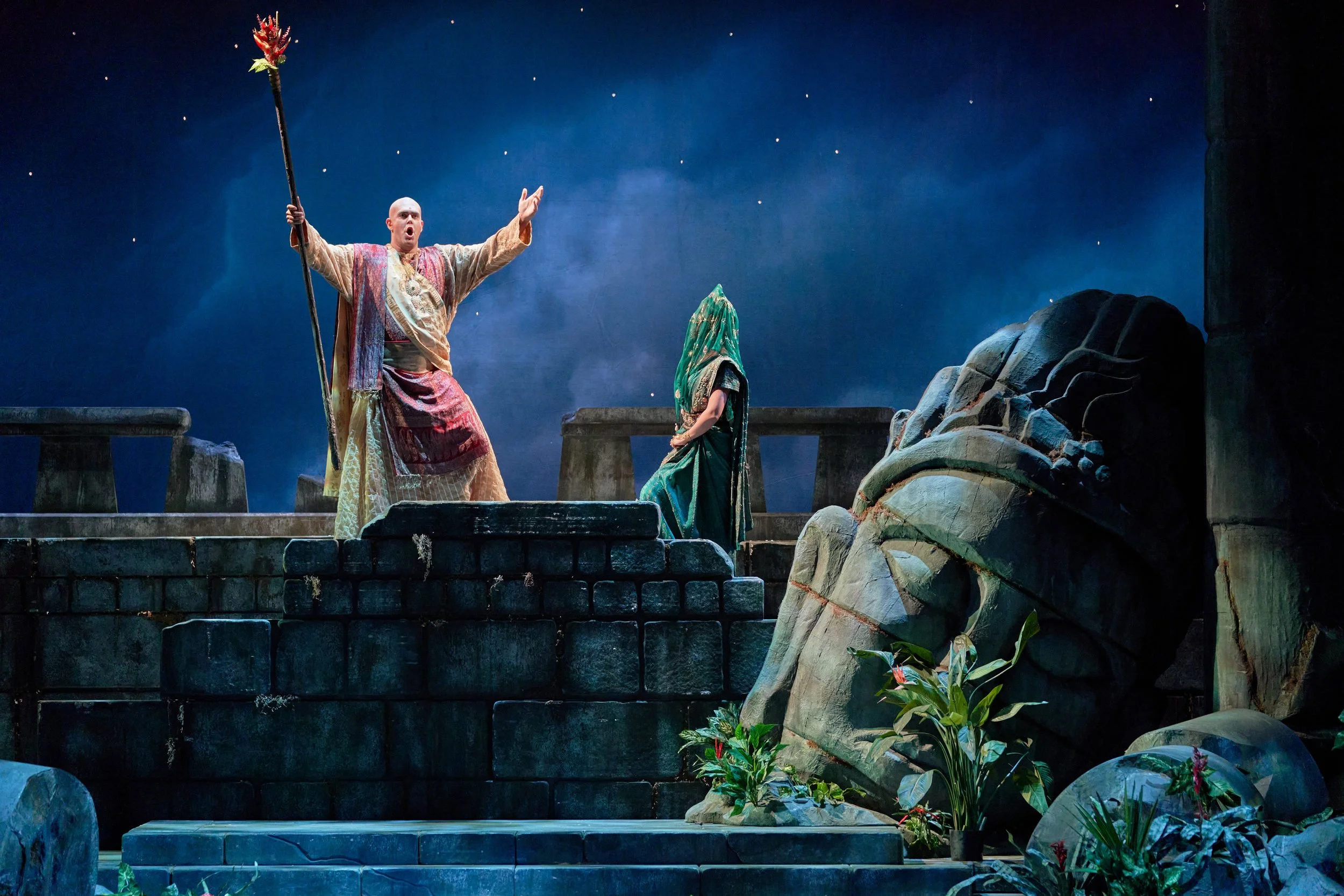 The Pearl Fishers - David Weigel as Nourabad, Hanna Brammer as Leila - photo by Rod Millington_Dress-2_328.JPG