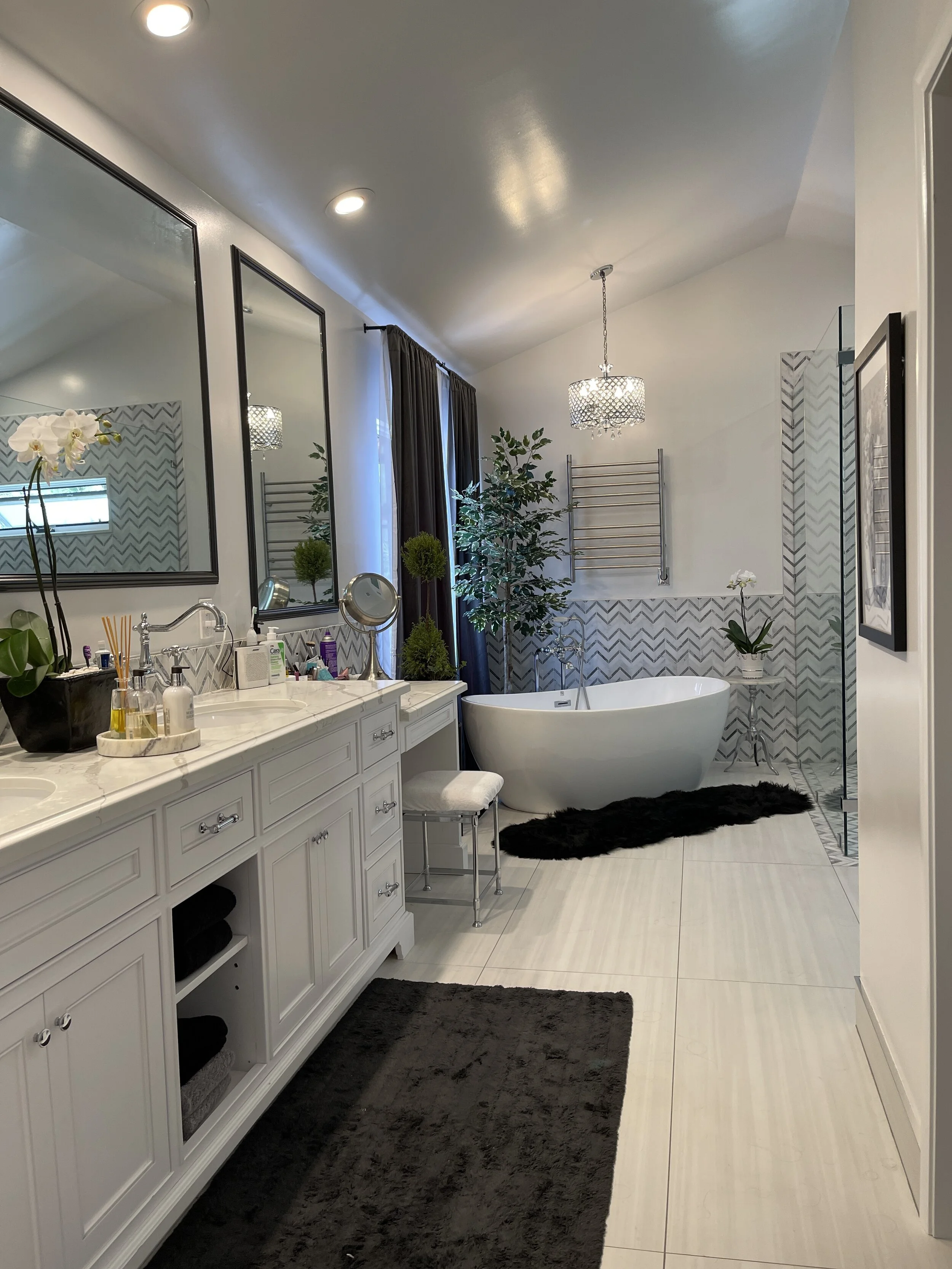  A beautiful tub becomes the focal point of the spa 