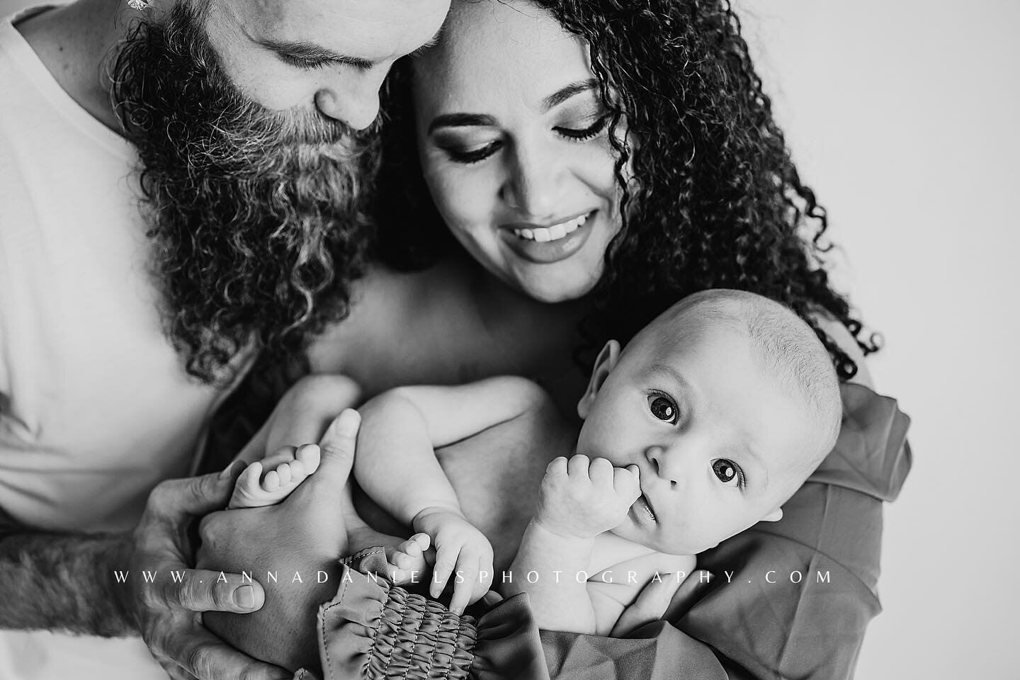 Oh the most precious 8 week old baby boy!!!!😍 He LOVED my camera the entire session! 

www.annadanielsphotography.com