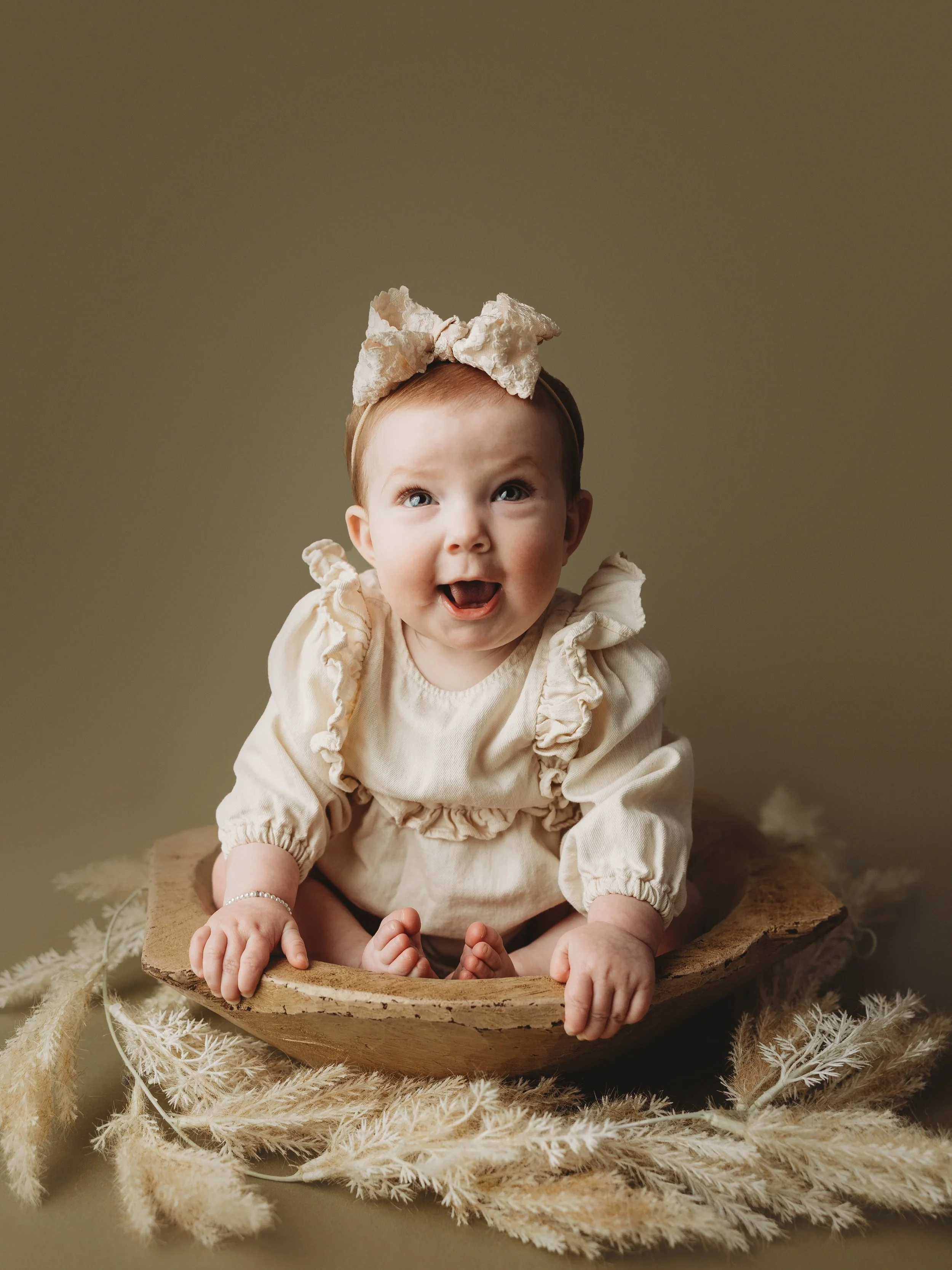 Been dying to share these photos from sweet Avaleigh&rsquo;s milestone session from a few months ago!!!! She is just the cutest 😍😍😍😍 

www.annadanielsphotography.com