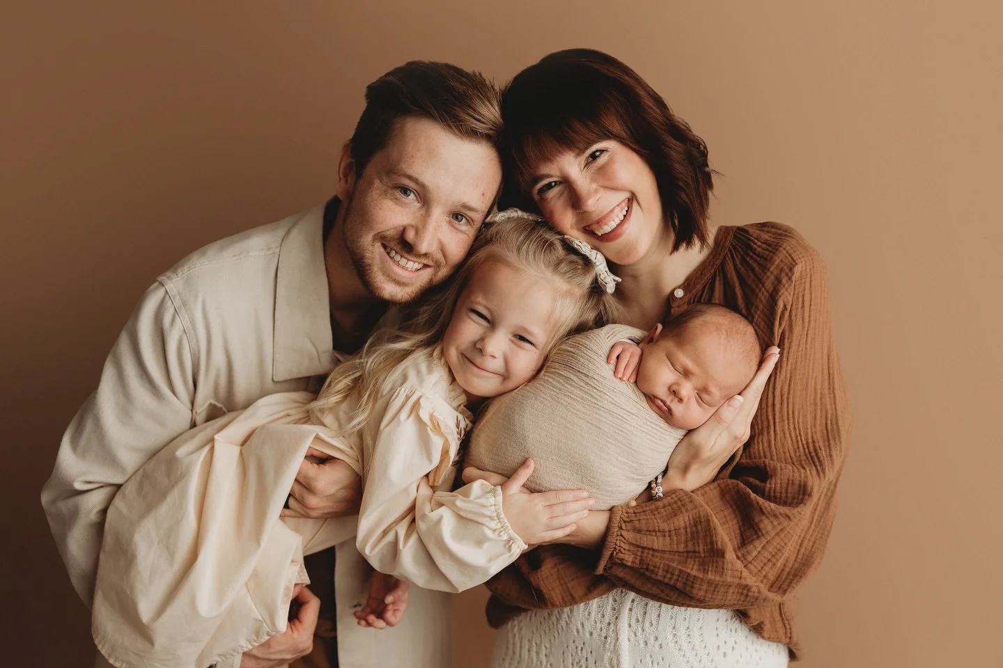 A brand new little love, and a big sister already completely smitten 🤍

These are the moments parents never want to forget&hellip;
The way tiny fingers curl up so perfectly.
The sleepy newborn snuggles.
The proud little smile of a big sister who alr
