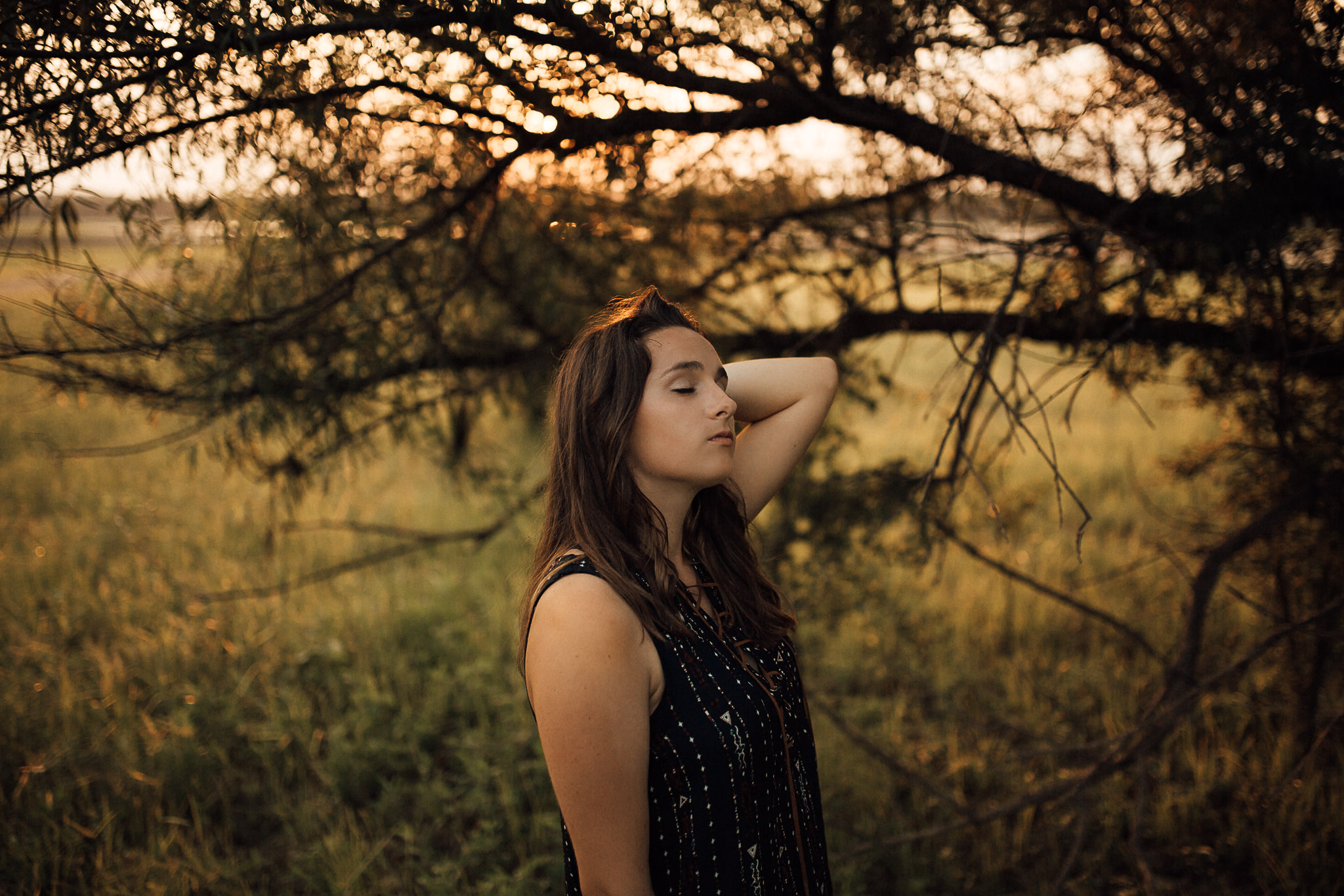 cassie-cook-photography-memphis-senior-photographer-outdoorsy-nature-senior-photoshoot-16.jpg