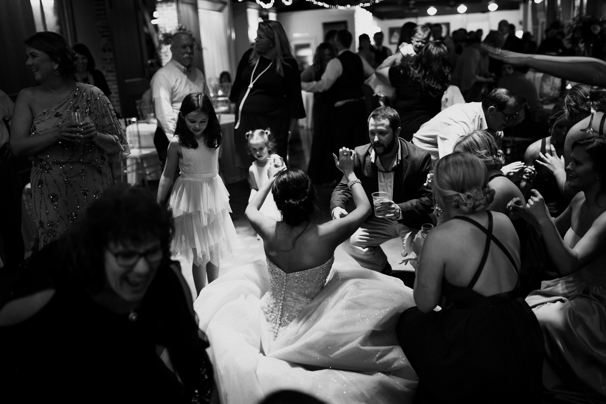 memphis-wedding-photographer-the-warmth-around-you-best-dance-moves-1.jpg