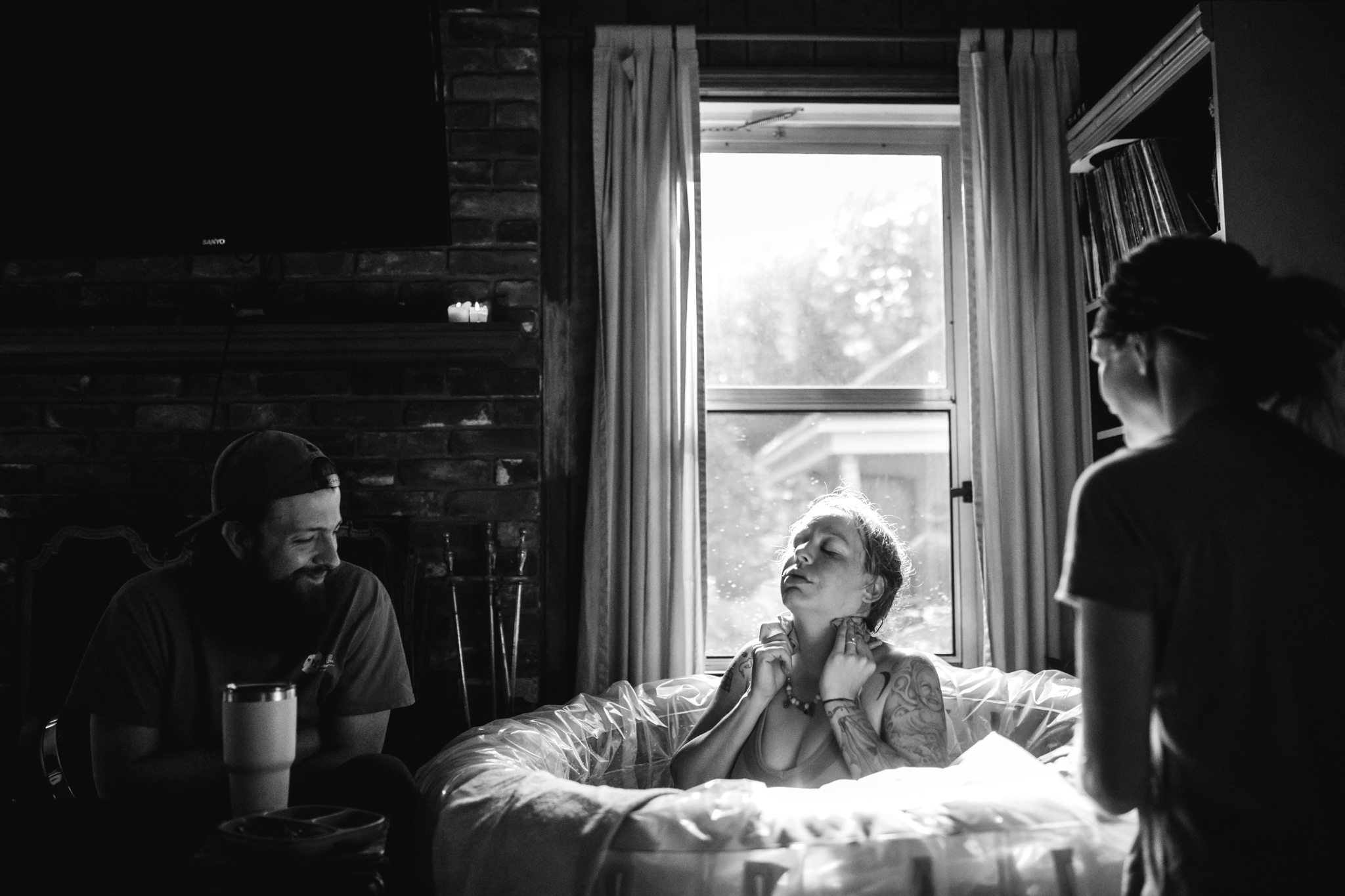 the-warmth-around-you-memphis-brith-photographers-in-home-birth (7 of 78).jpg