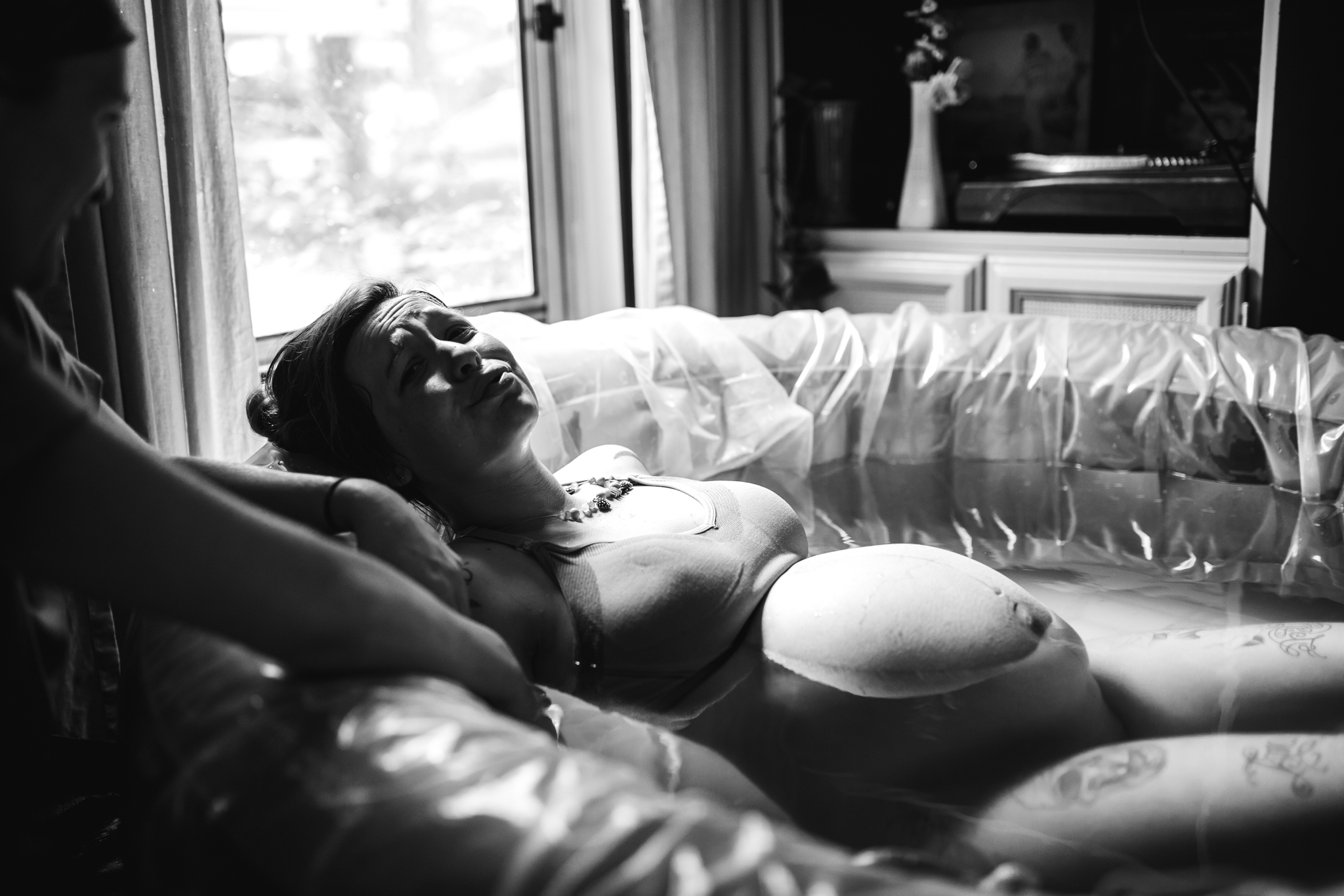 the-warmth-around-you-memphis-brith-photographers-in-home-birth (19 of 78).jpg