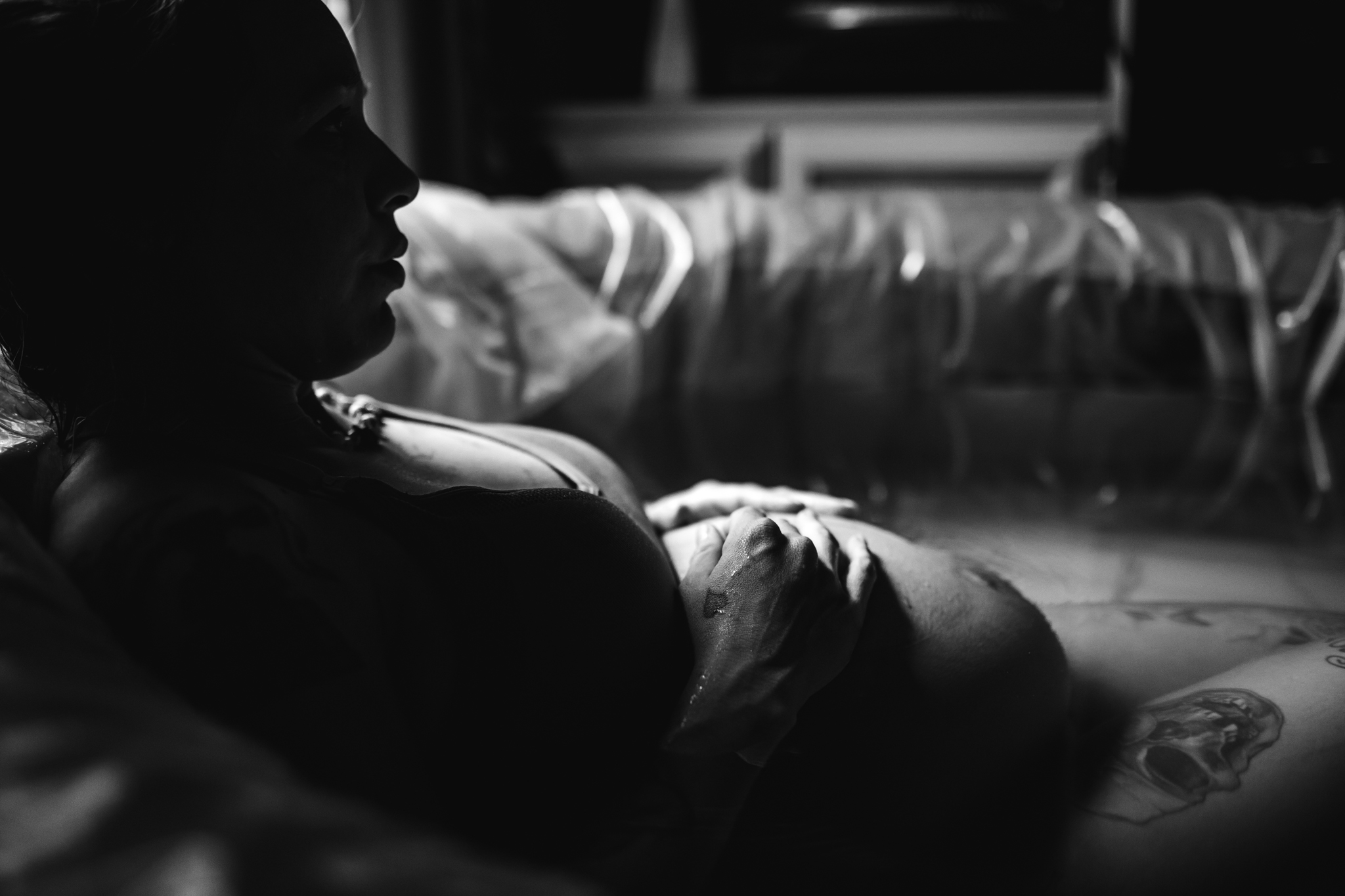 the-warmth-around-you-memphis-brith-photographers-in-home-birth (21 of 78).jpg