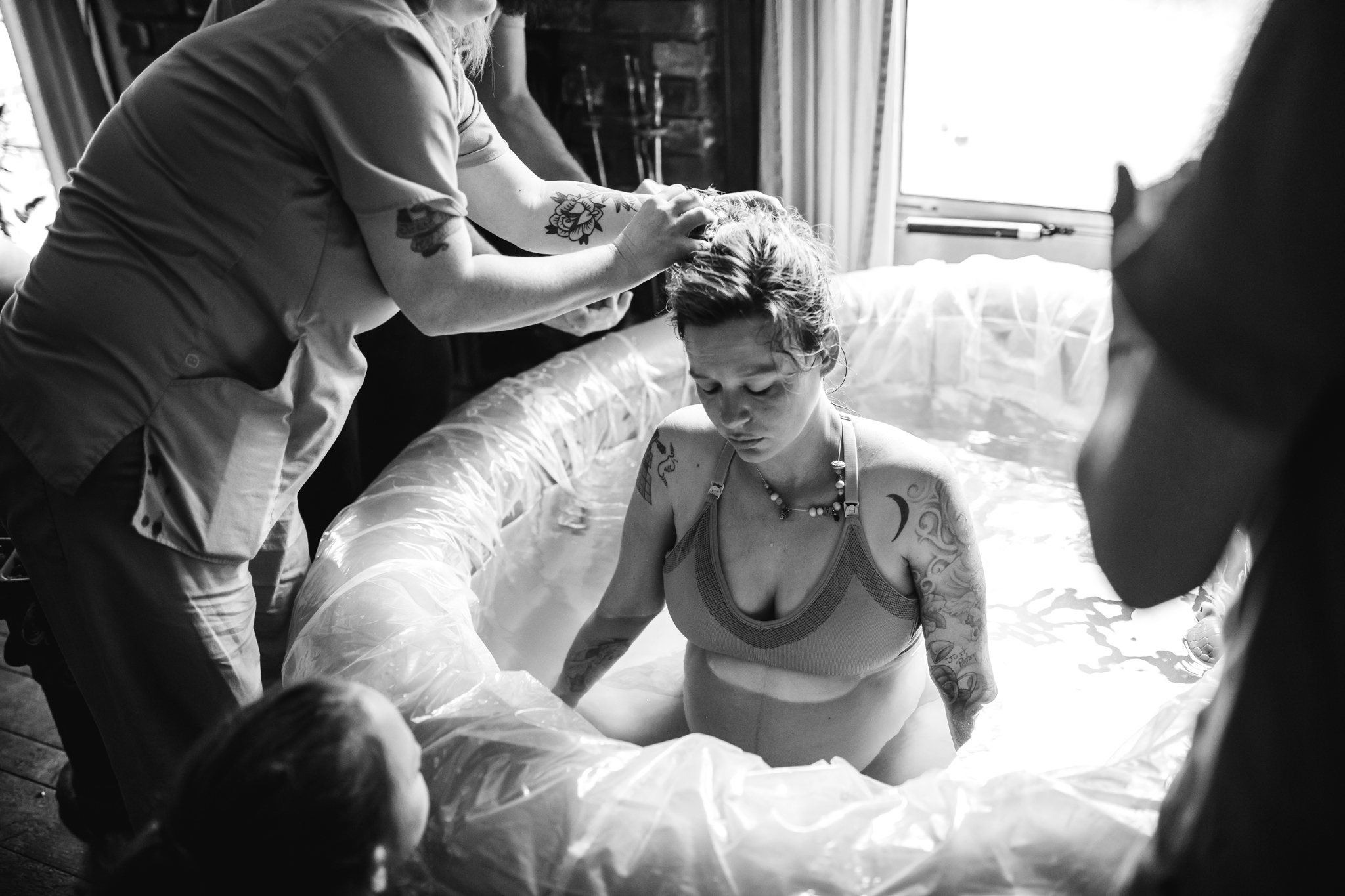 the-warmth-around-you-memphis-brith-photographers-in-home-birth (35 of 78).jpg