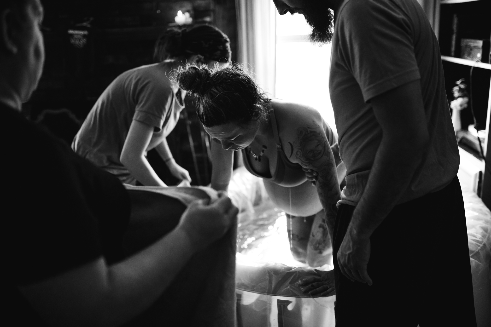 the-warmth-around-you-memphis-brith-photographers-in-home-birth (39 of 78).jpg