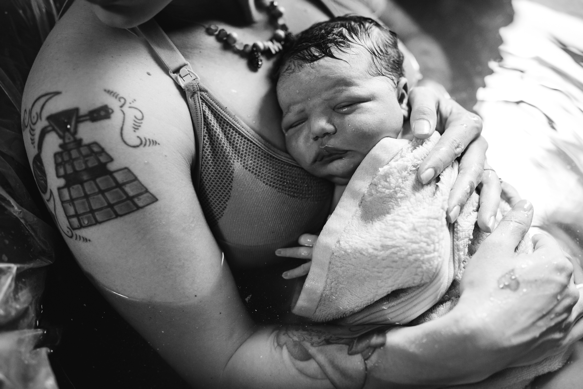 the-warmth-around-you-memphis-brith-photographers-in-home-birth (65 of 78).jpg