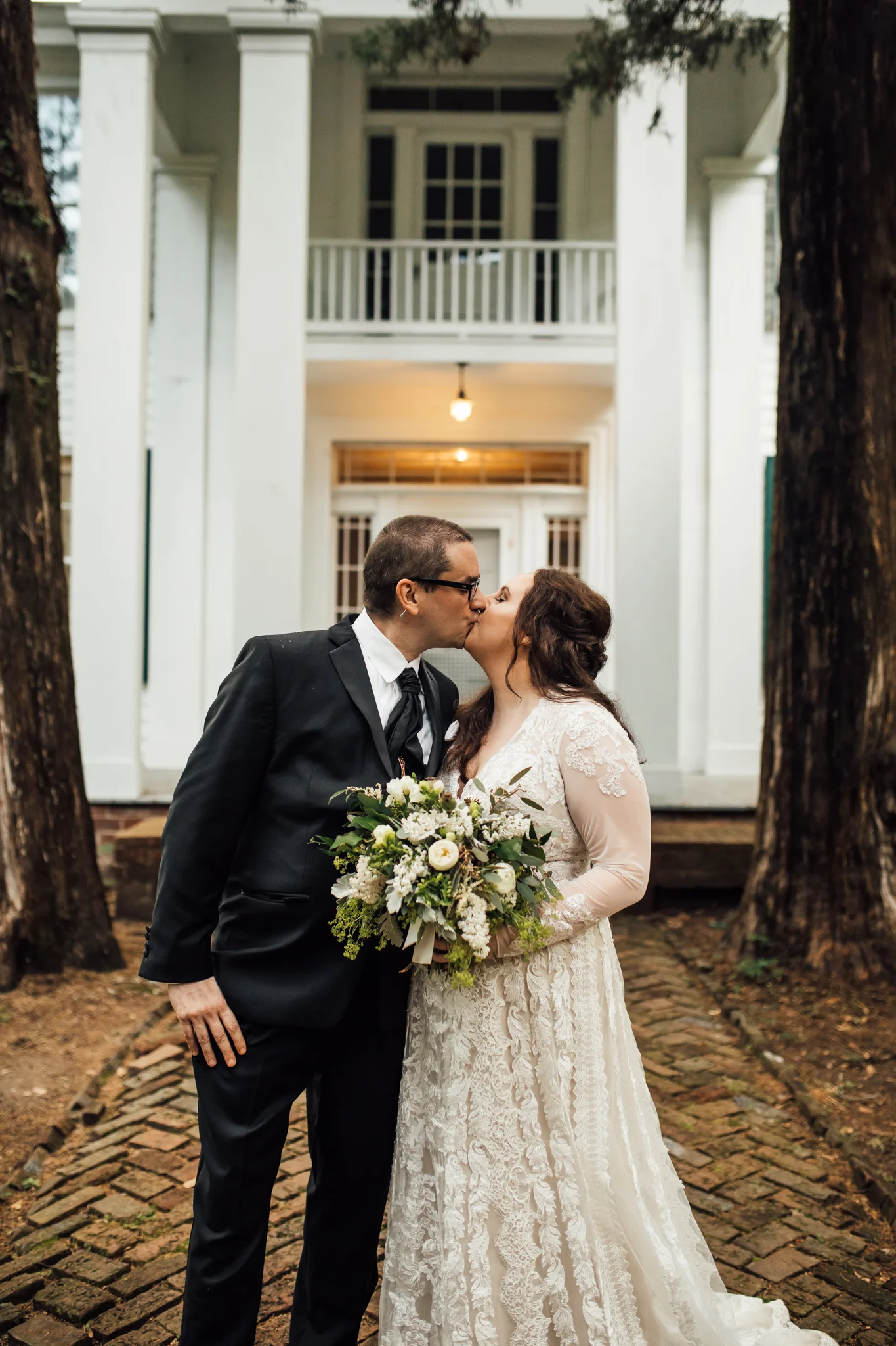 A Memorable Wedding at Rowan Oaks and the Powerhouse in Oxford, MS