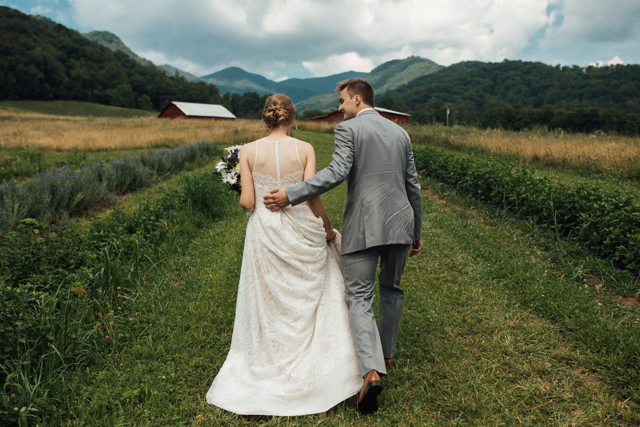 ashville-wedding-photographers-thewarmtharoundyou--backyard-asheville-wedding-mountain-wedding (63 of 244).jpg