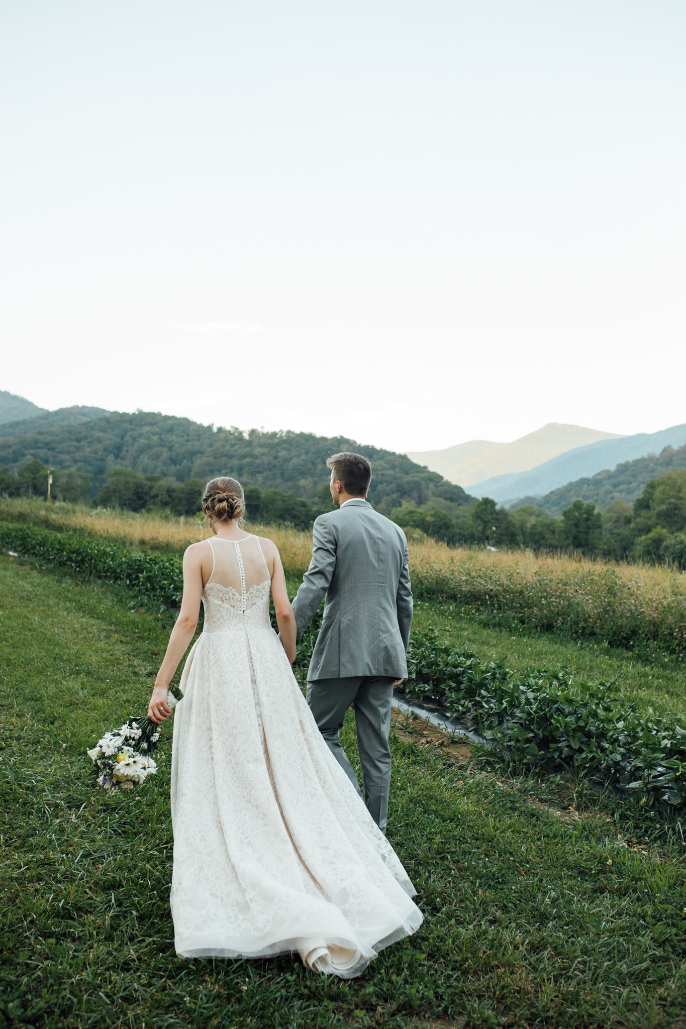 ashville-wedding-photographers-thewarmtharoundyou--backyard-asheville-wedding-mountain-wedding (197 of 244).jpg