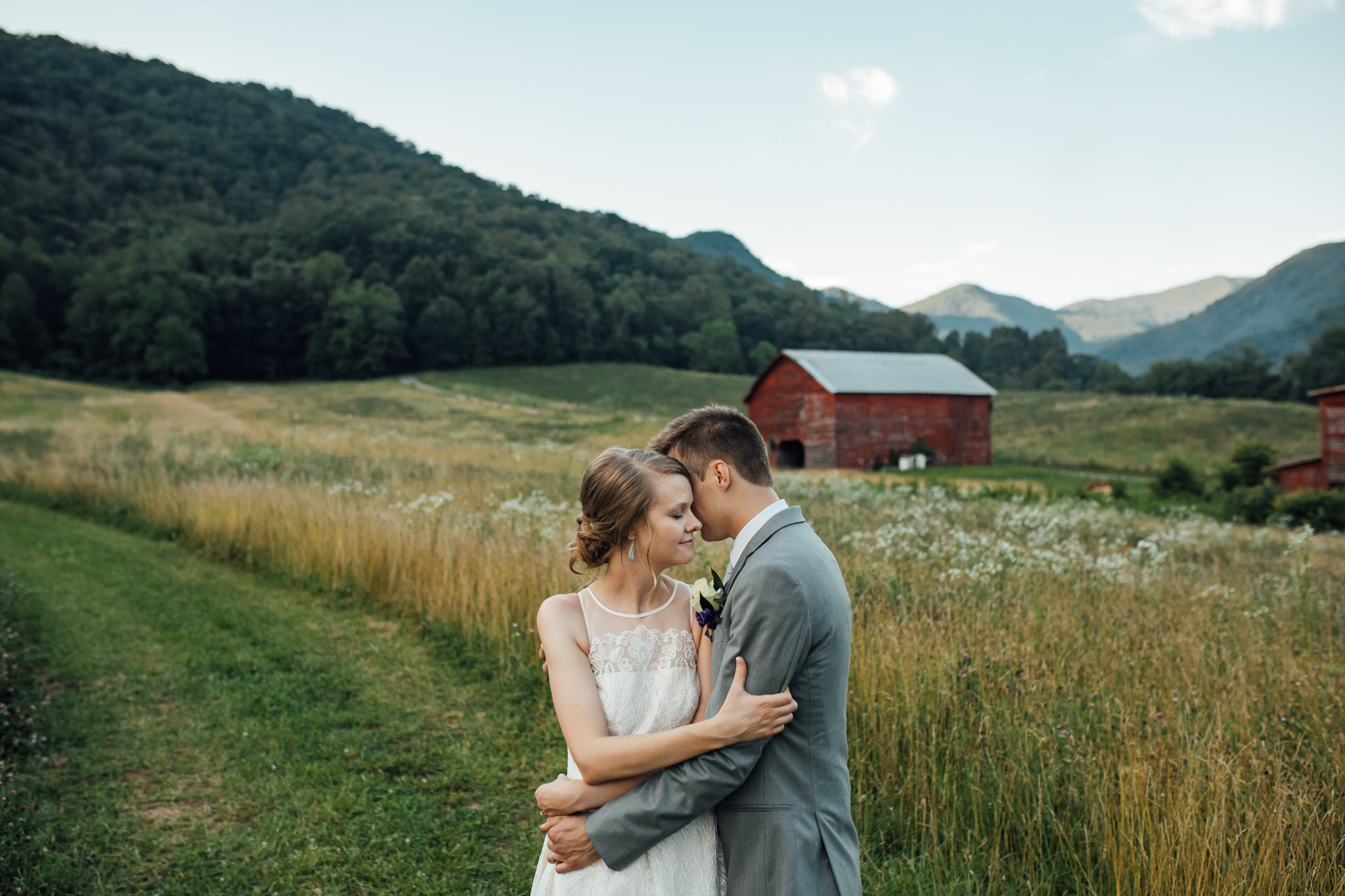 ashville-wedding-photographers-thewarmtharoundyou--backyard-asheville-wedding-mountain-wedding (217 of 244).jpg