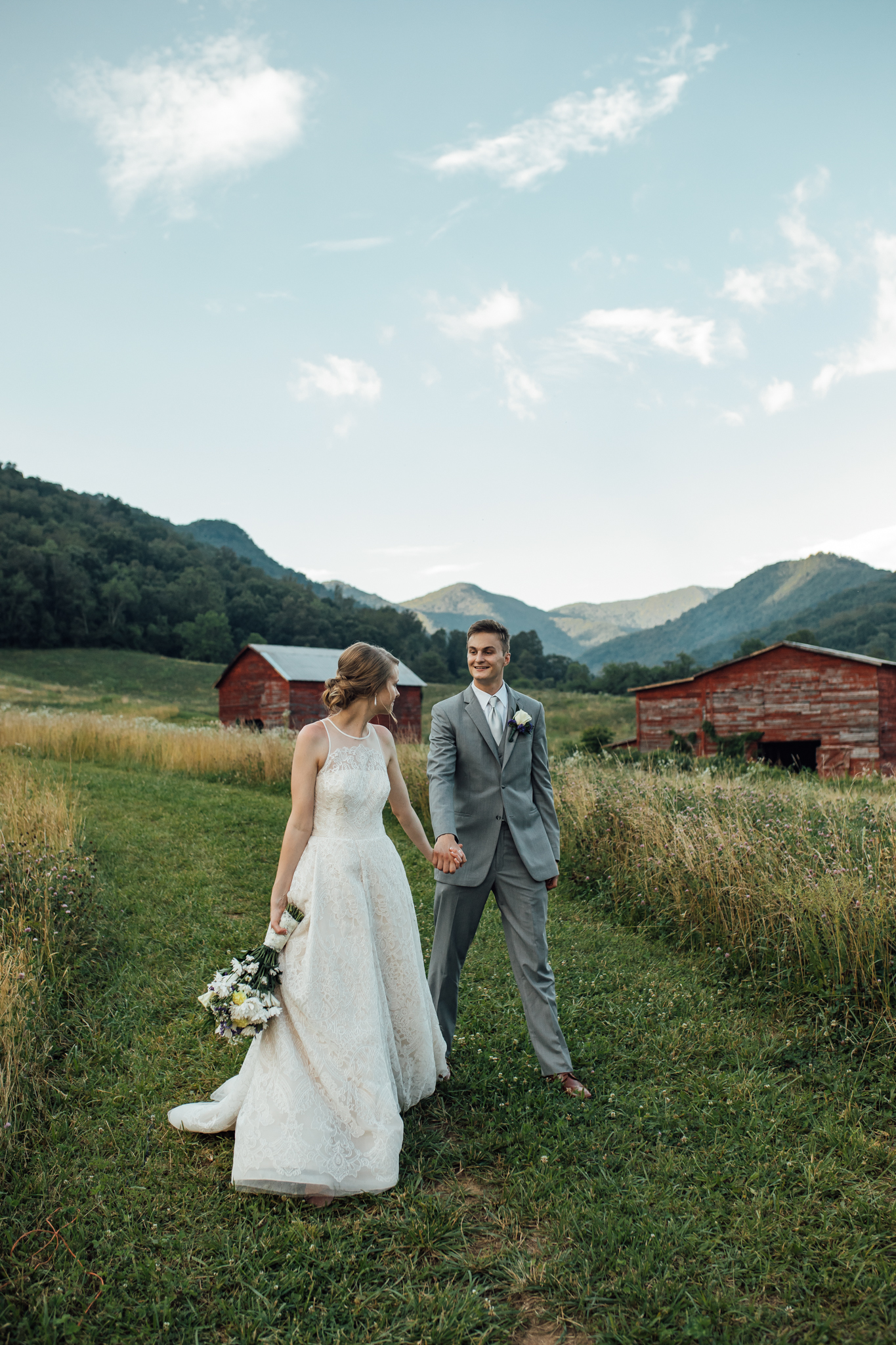 ashville-wedding-photographers-thewarmtharoundyou--backyard-asheville-wedding-mountain-wedding (220 of 244).jpg