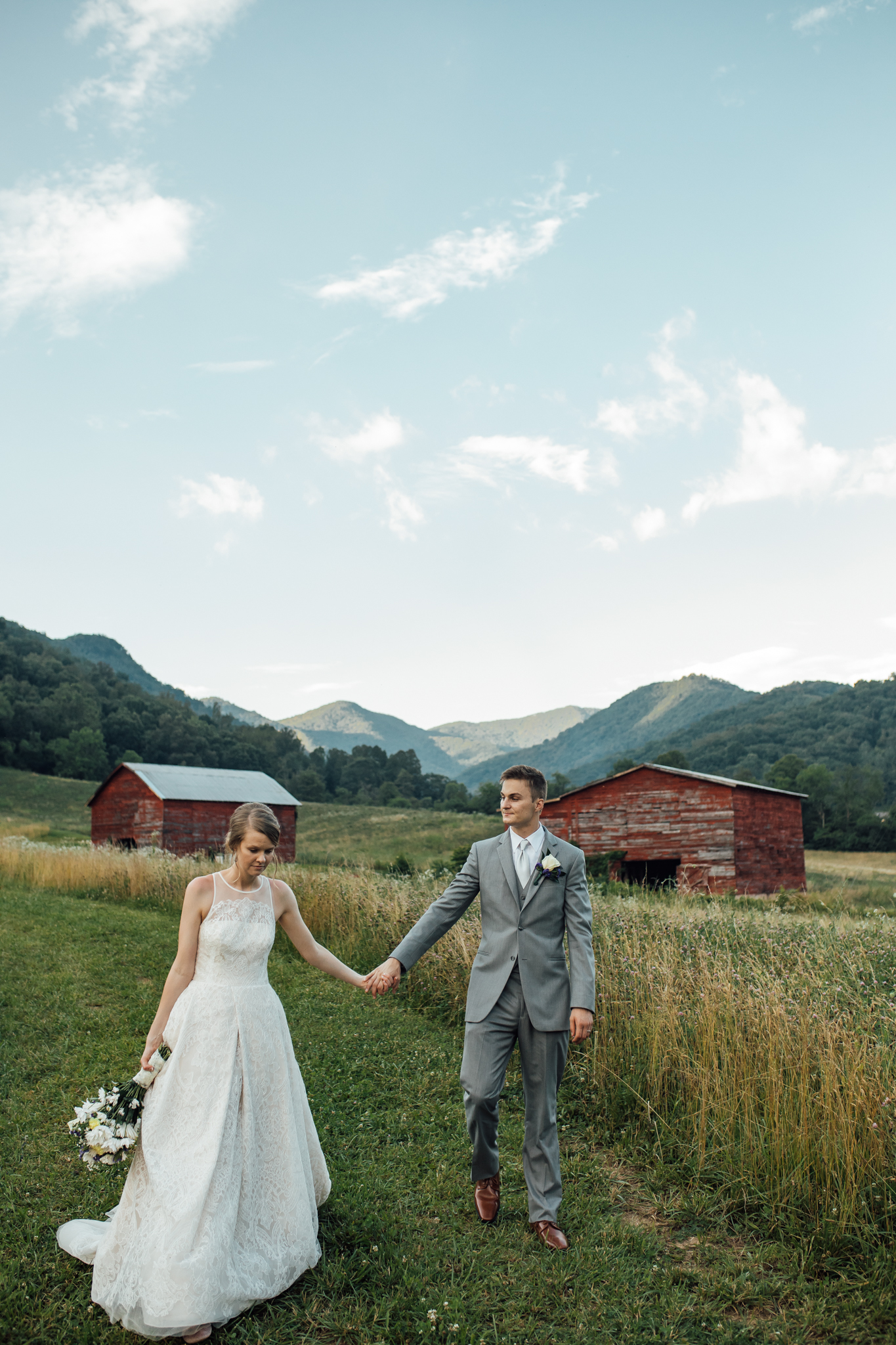 ashville-wedding-photographers-thewarmtharoundyou--backyard-asheville-wedding-mountain-wedding (221 of 244).jpg