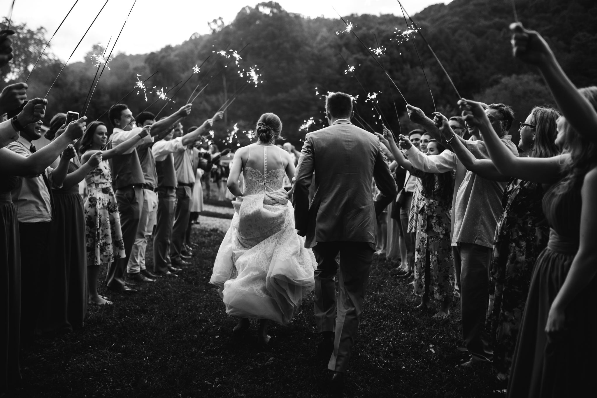 ashville-wedding-photographers-thewarmtharoundyou--backyard-asheville-wedding-mountain-wedding (236 of 244).jpg