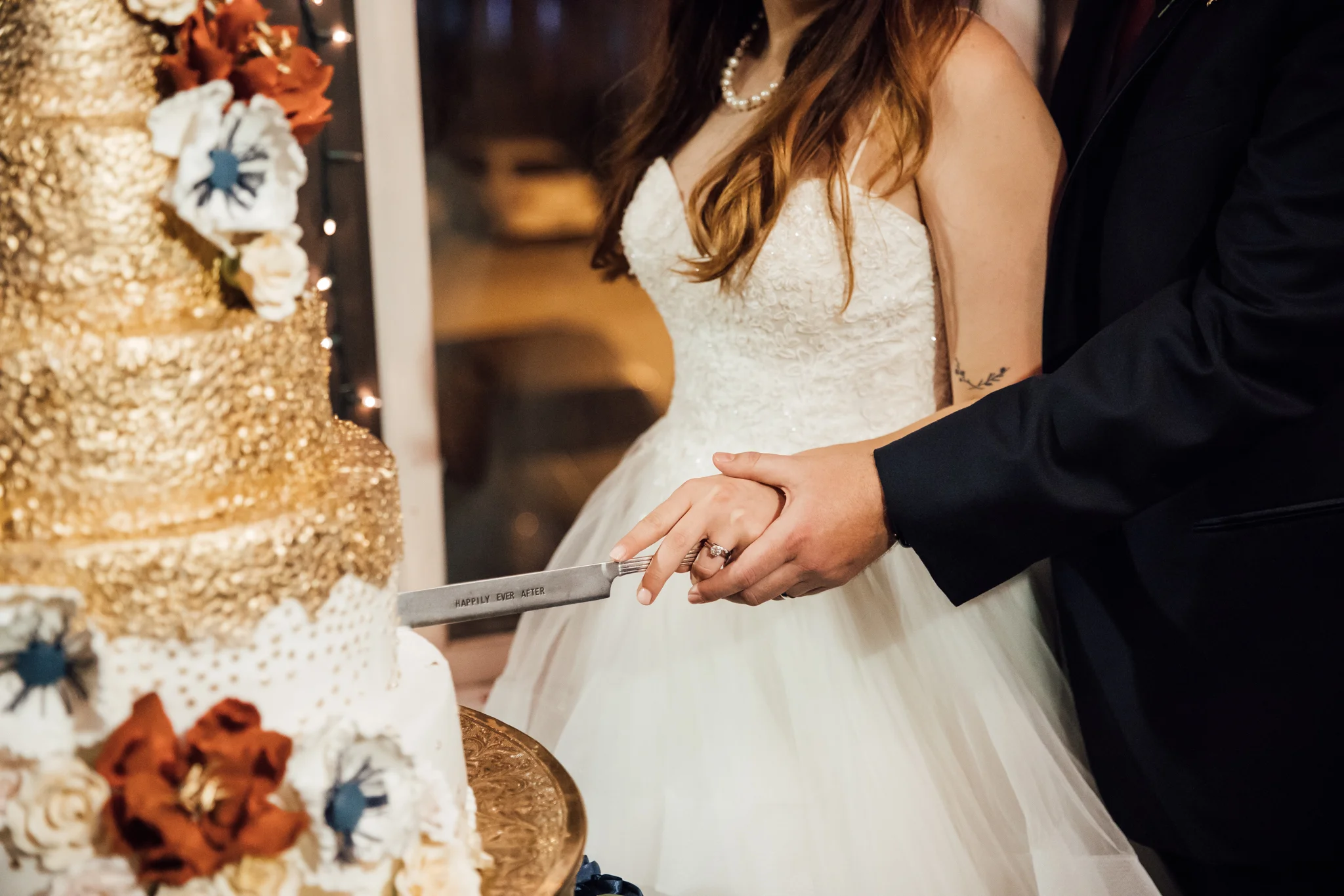 memphis-wedding-photographers-thewarmtharoundyou-ballinese-ballroom (195 of 232).jpg