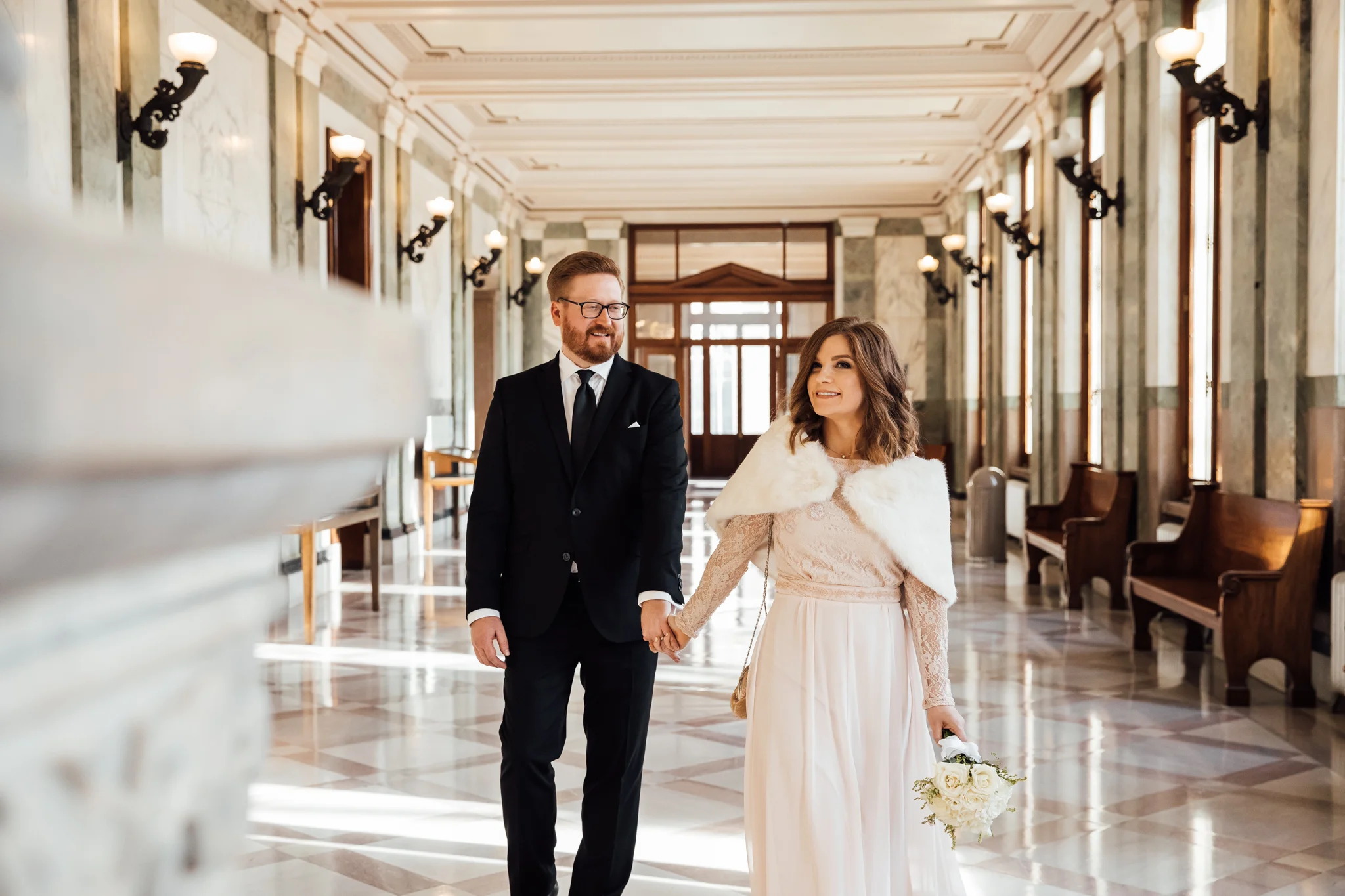 A Simplistic and Stunning Courthouse Elopement in Memphis, TN | Amanda ...