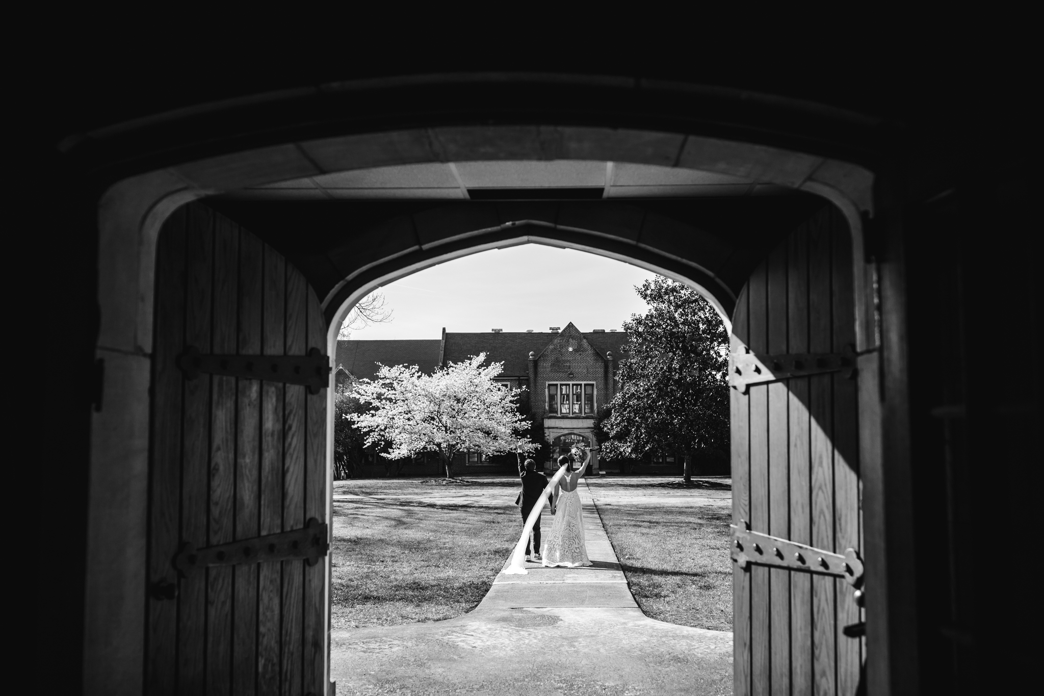 chattanooga-wedding-photographers-thewarmtharoundyou-waterhouse-pavilion-patten-chapel-wedding-sam-dusty (137 of 269).jpg