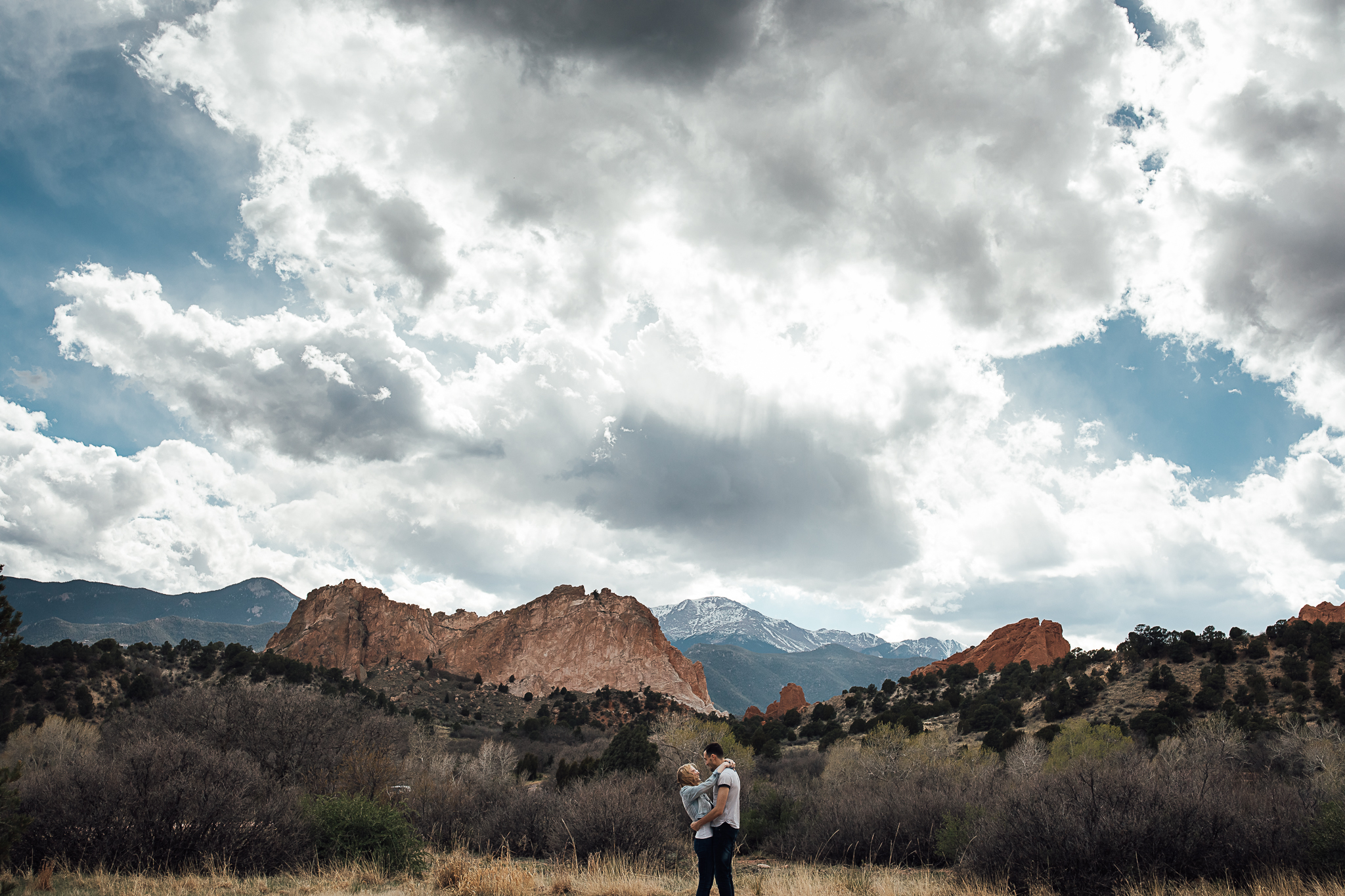 Elizabeth-and-Ryan-GardenoftheGods-Thewarmtharoundyou-4.jpg