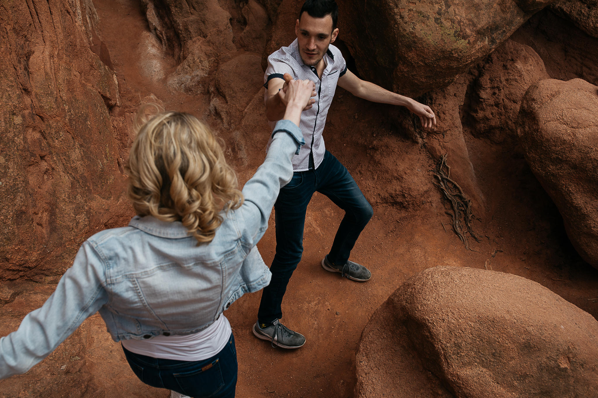 Elizabeth-and-Ryan-GardenoftheGods-Thewarmtharoundyou-11.jpg