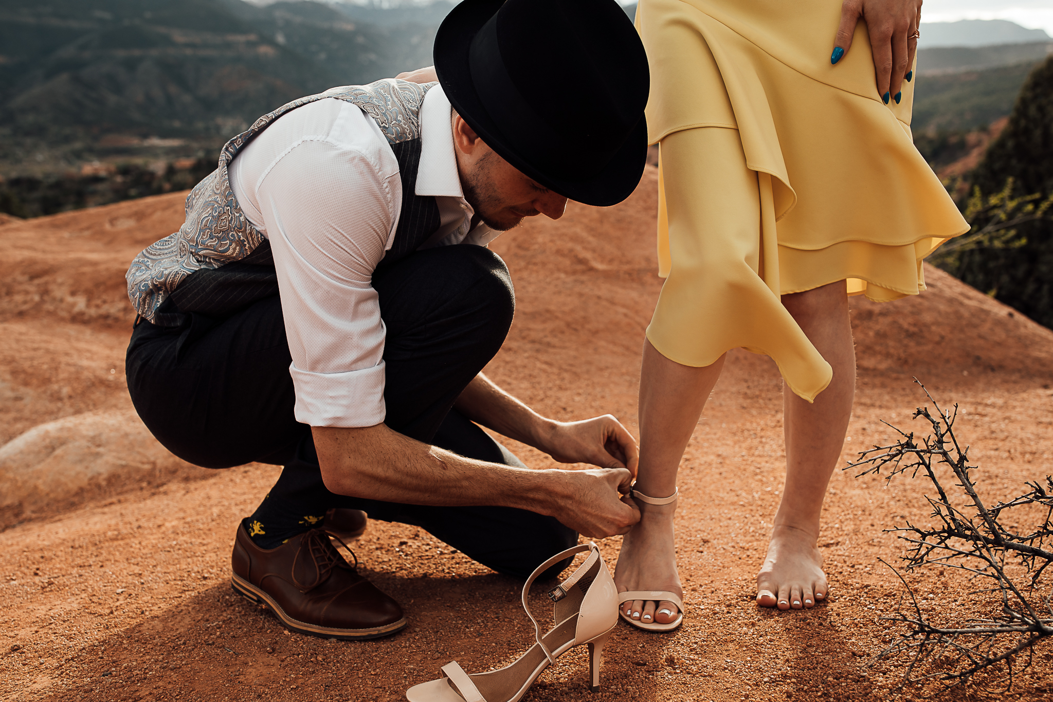 Elizabeth-and-Ryan-GardenoftheGods-Thewarmtharoundyou-51.jpg