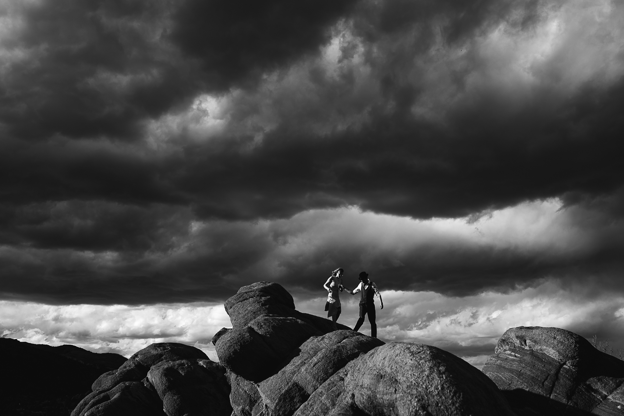 Elizabeth-and-Ryan-GardenoftheGods-Thewarmtharoundyou-60.jpg