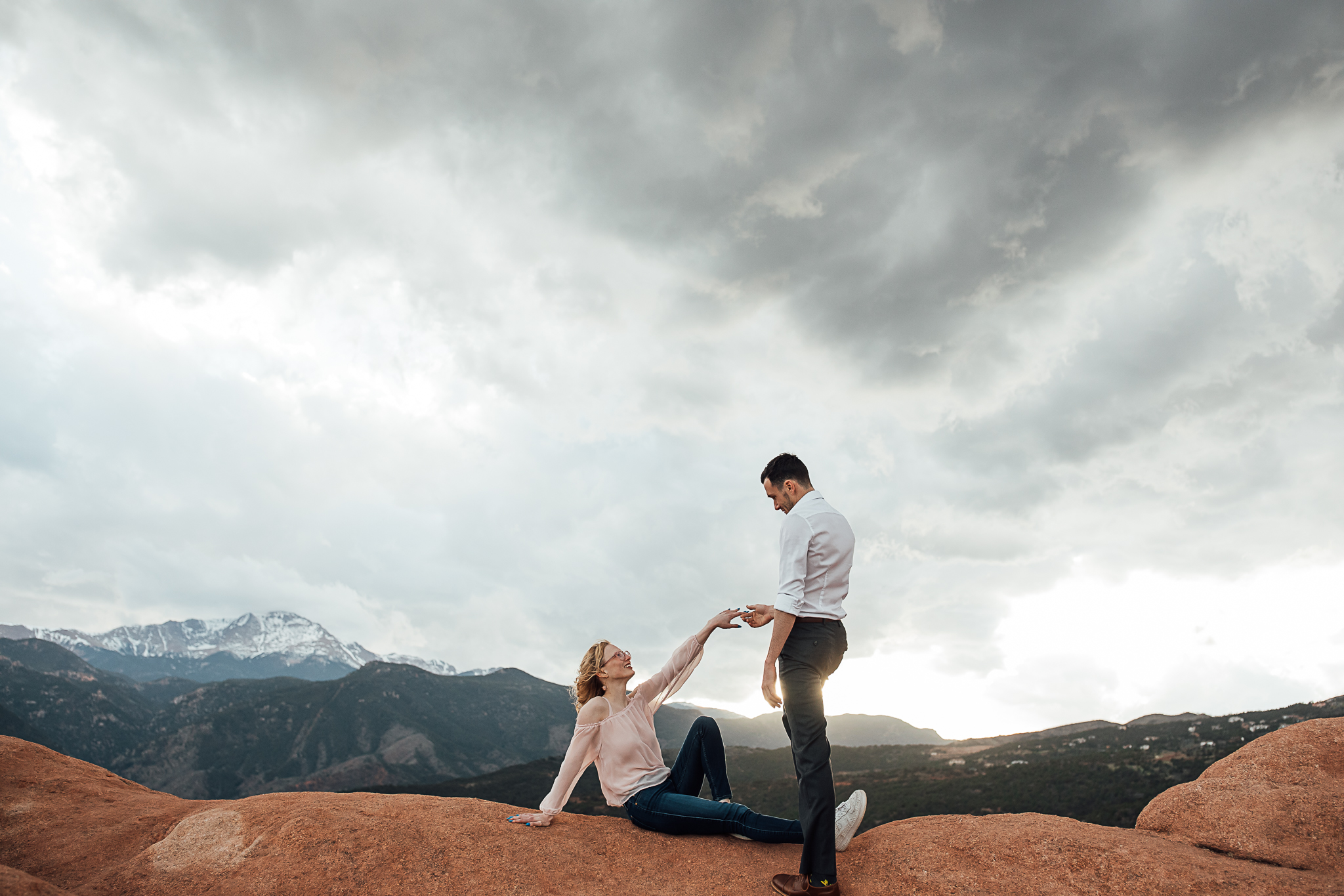 Elizabeth-and-Ryan-GardenoftheGods-Thewarmtharoundyou-105.jpg