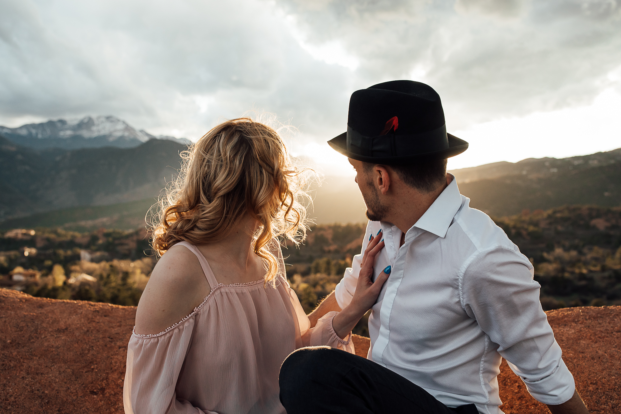 Elizabeth-and-Ryan-GardenoftheGods-Thewarmtharoundyou-138.jpg