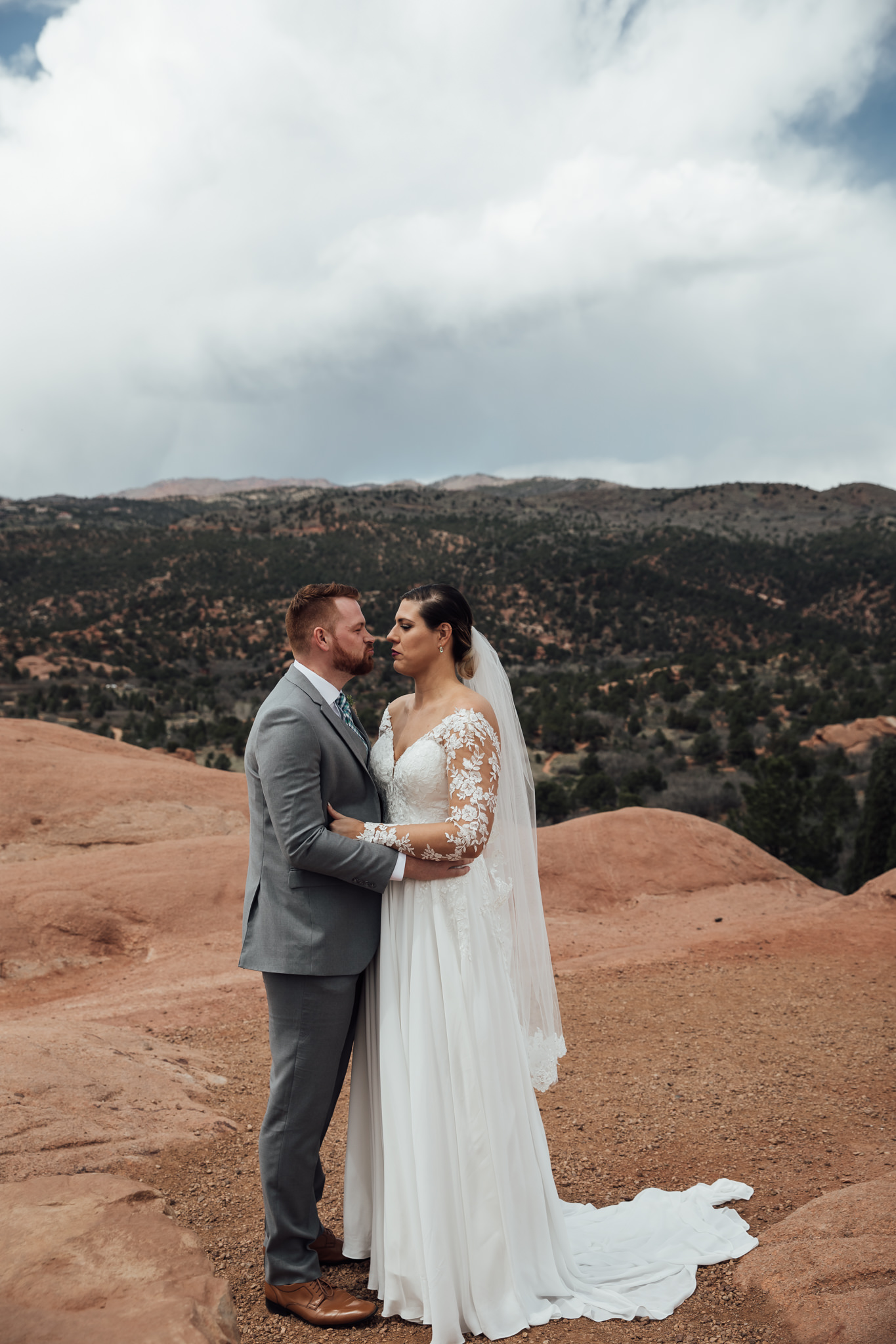 phantom-canyon-brewery-colorado-springs-wedding-photographer-37.jpg