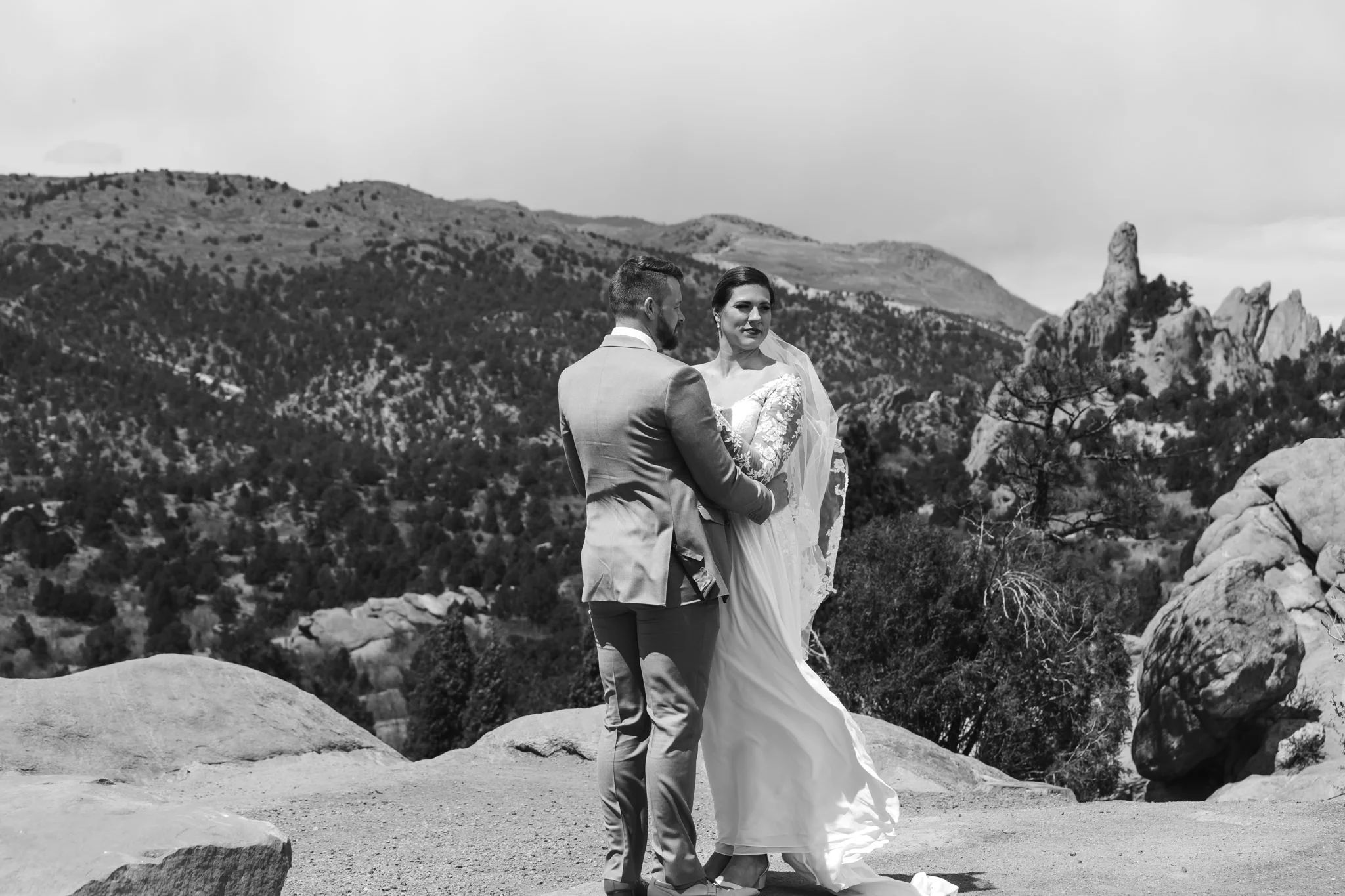 phantom-canyon-brewery-colorado-springs-wedding-photographer-211.jpg
