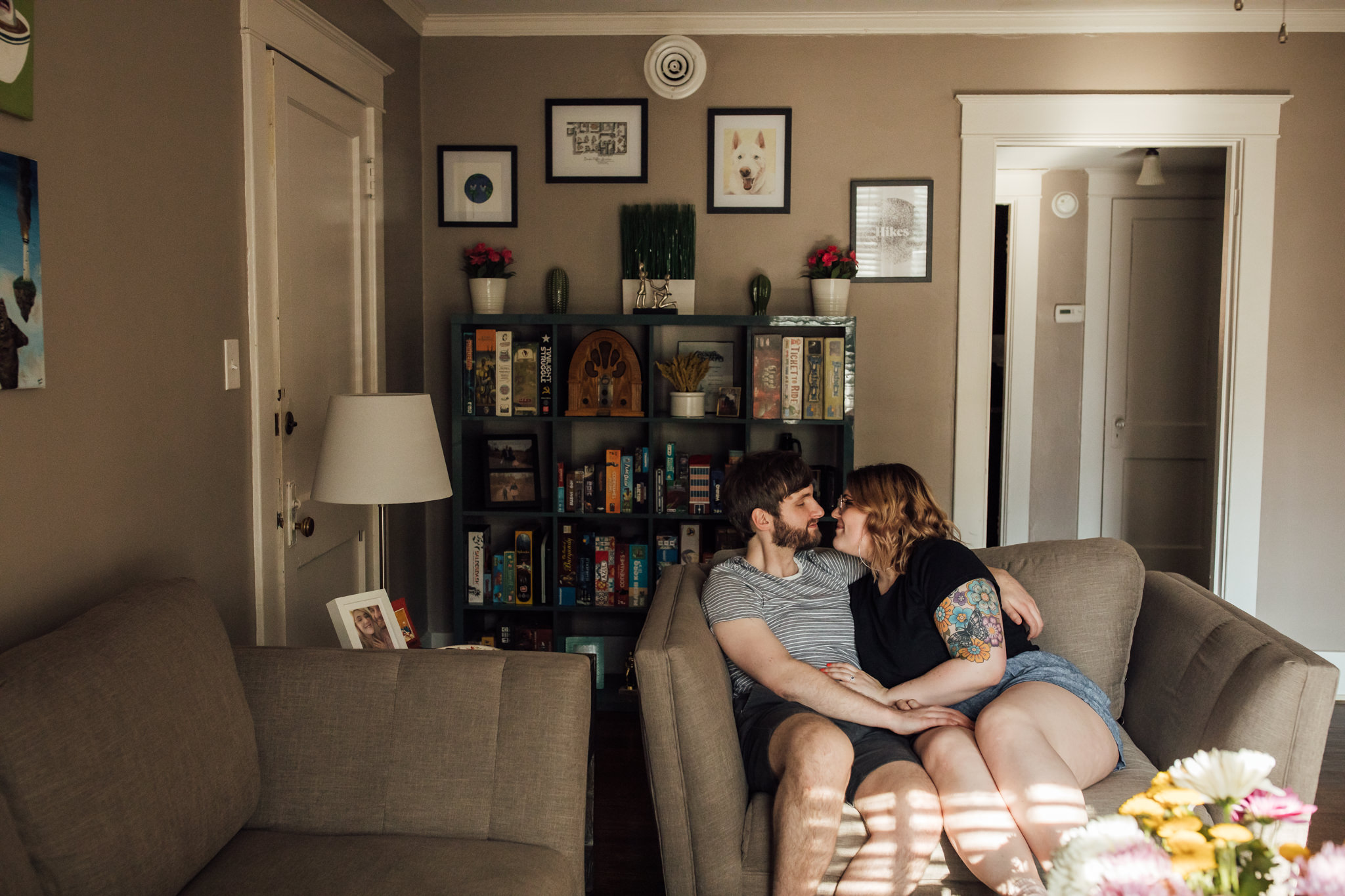 midtown-engagement-pictures-thewarmtharoundyou-memphis-wedding-photographers-alex-matt-16.jpg