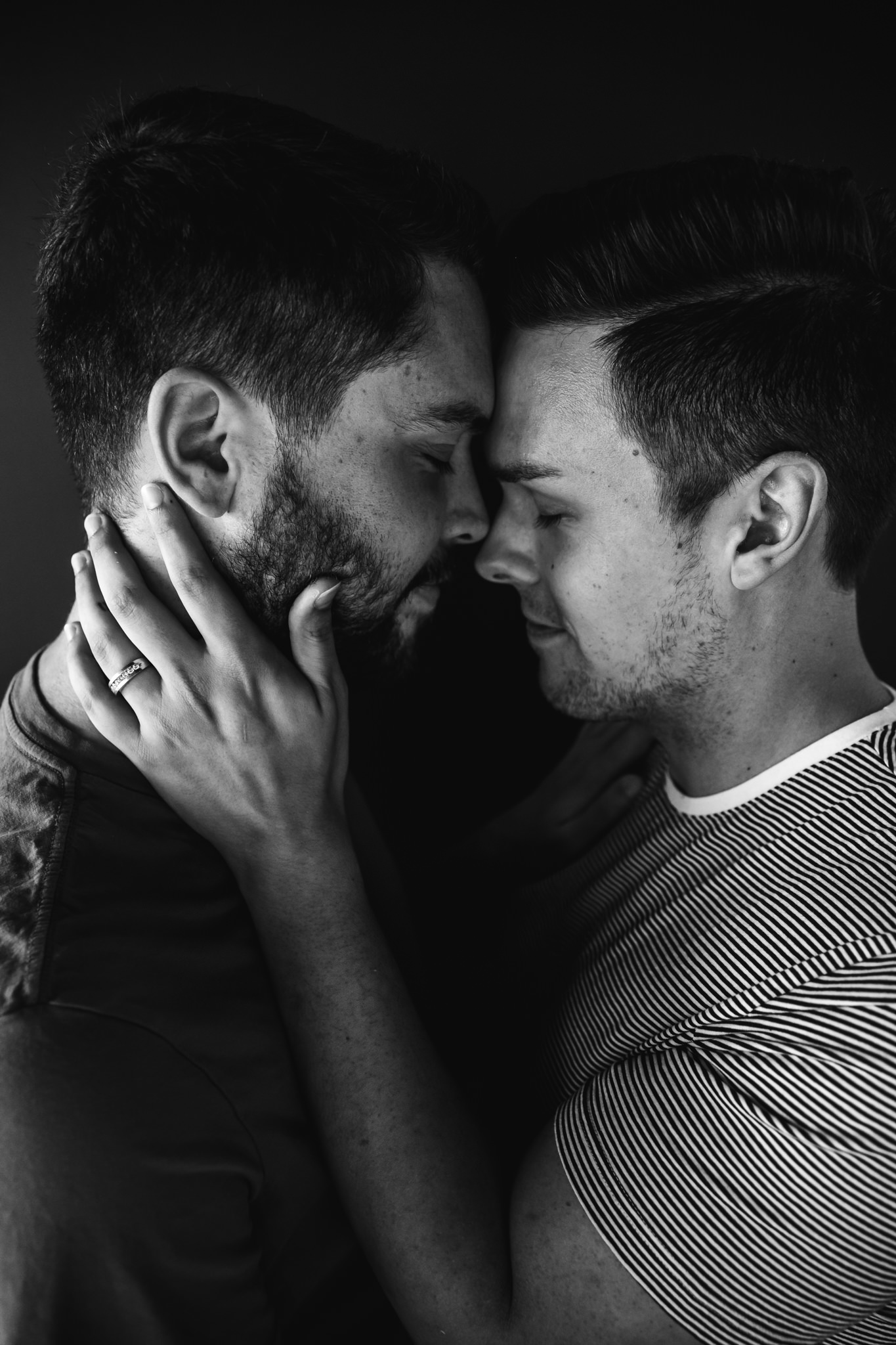 peabody-engagement-pictures-downtown-memphis-thewarmtharoundyou-shelby-alex-23.jpg