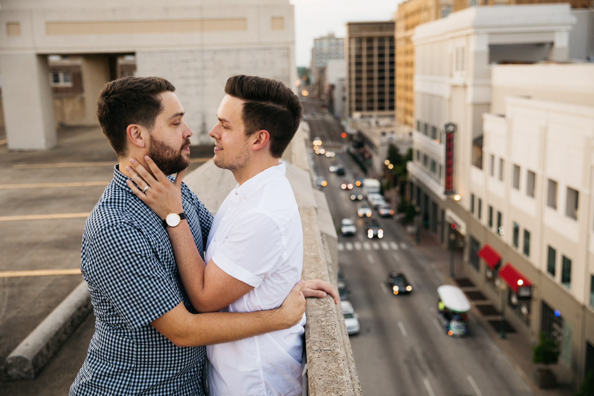 peabody-engagement-pictures-downtown-memphis-thewarmtharoundyou-shelby-alex-52.jpg