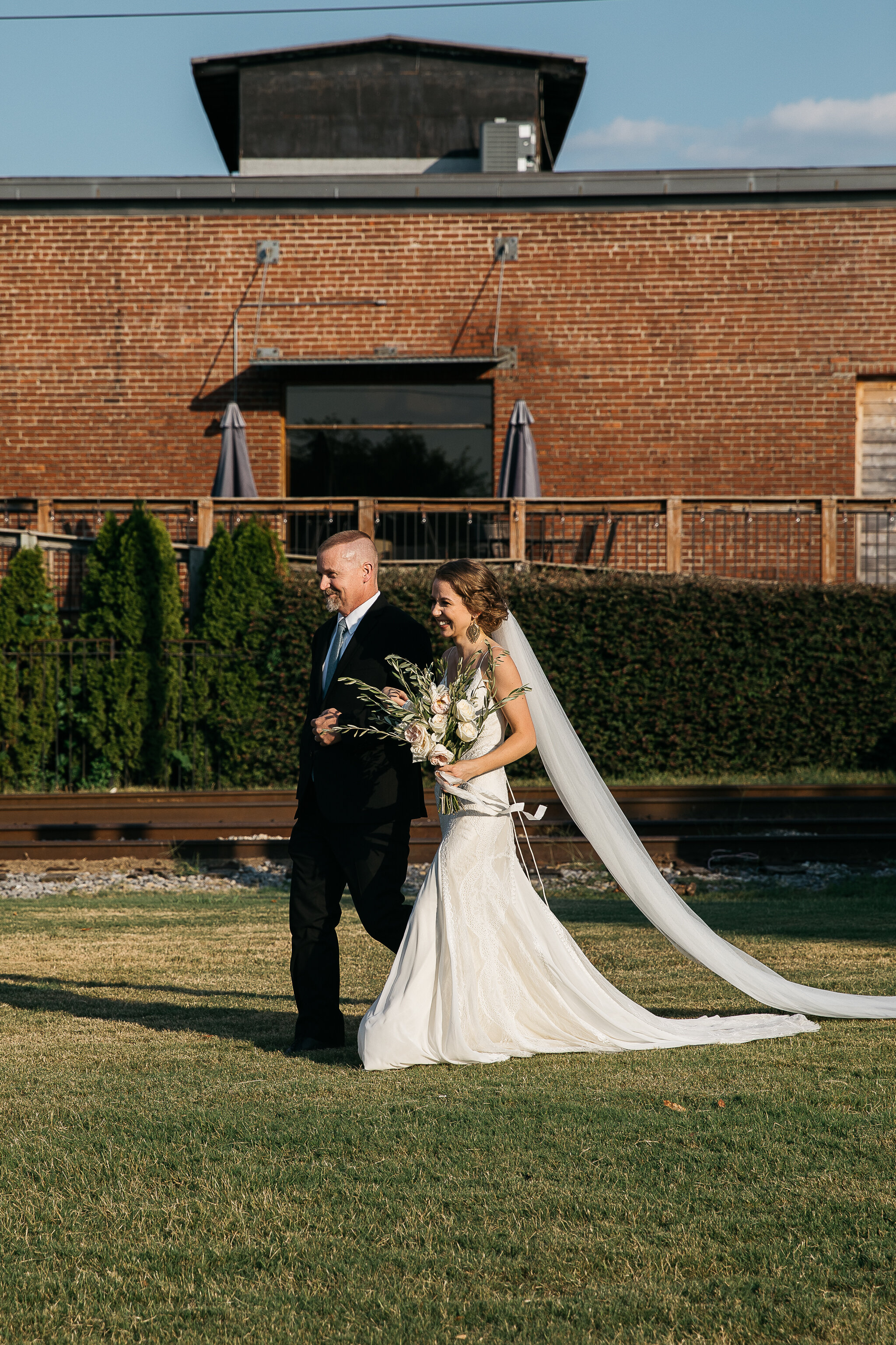 KaitlinandZach-JackRobinsonGallery-TheWarmthAroundYou-DowntownMemphis-86.jpg