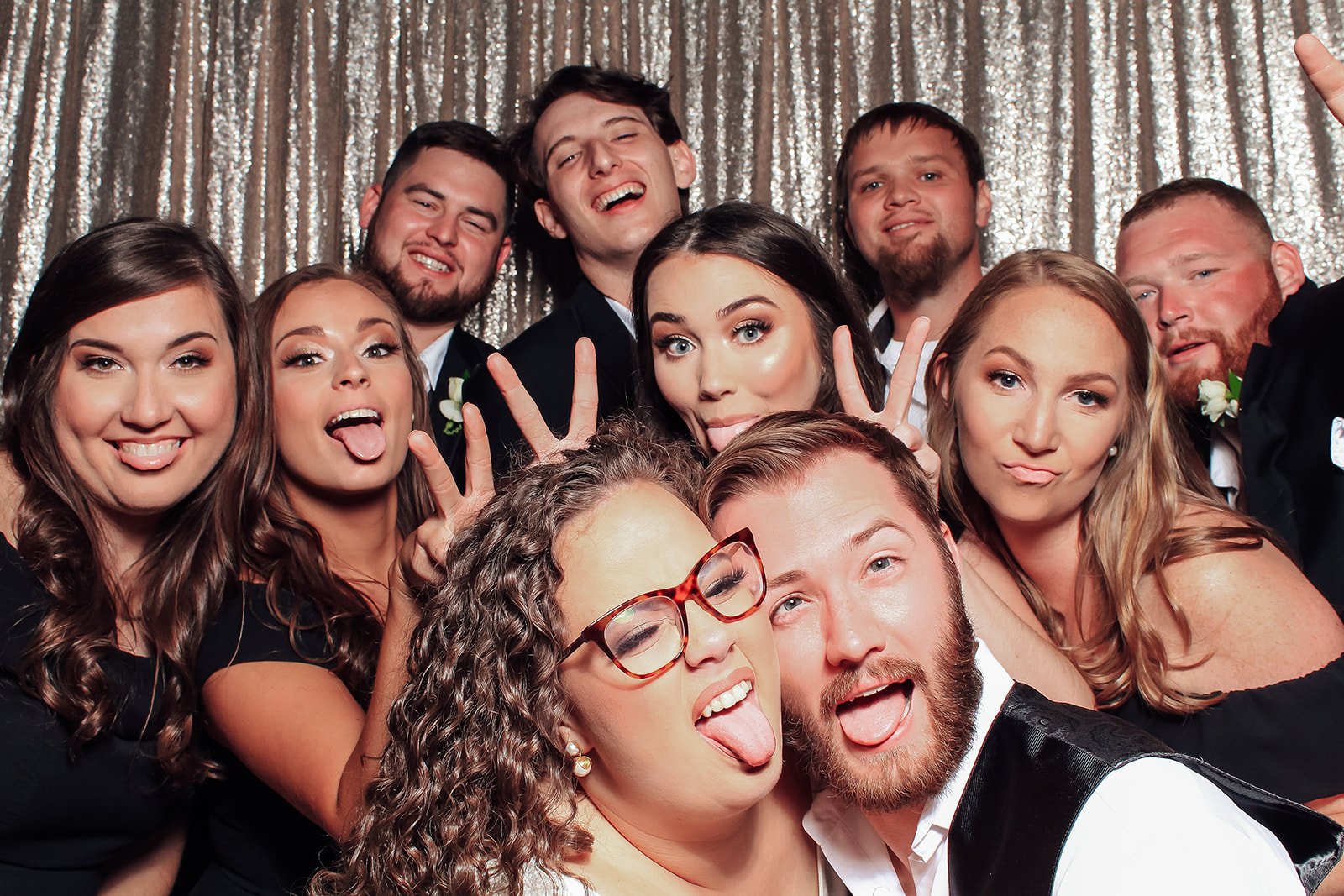 far-out-photobooth-thewarmtharoundyou-stormy-dallas-annesdale-385.jpg