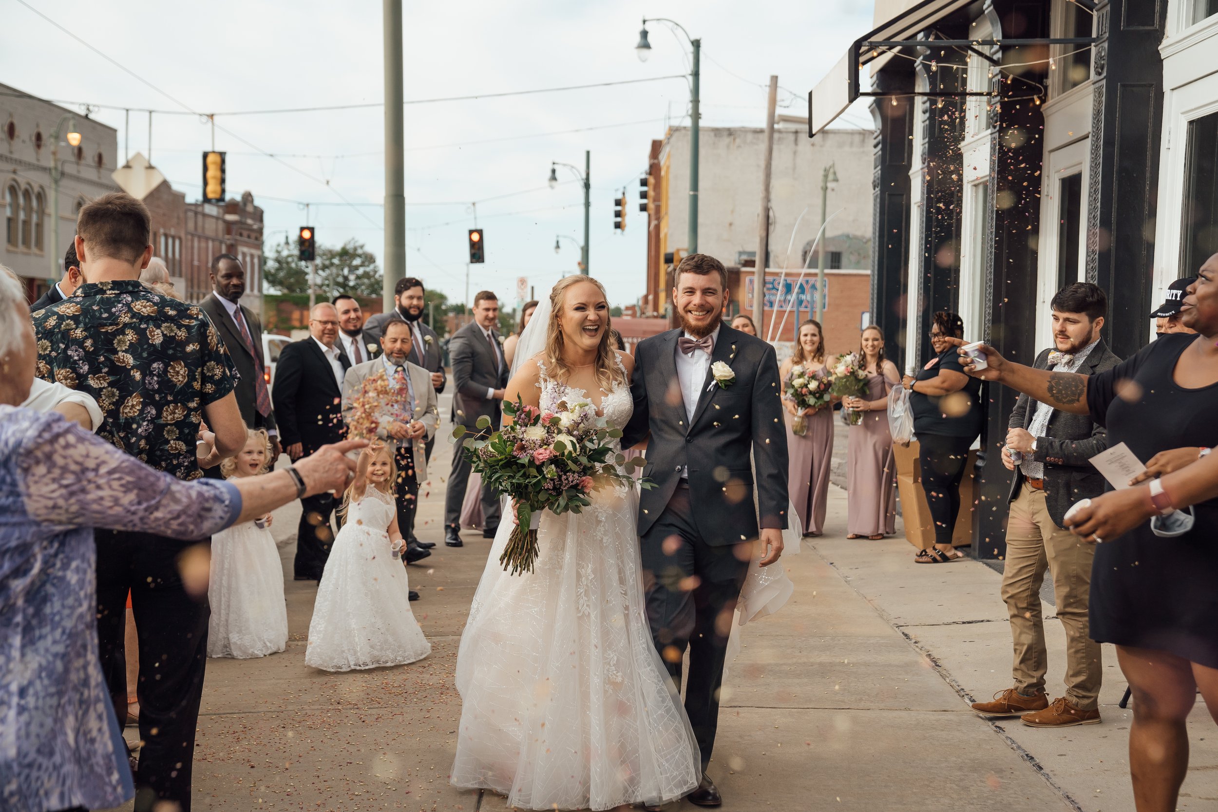 downtown-memphis-wedding-balinese-ballroom-thewarmtharoundyou-54.jpg