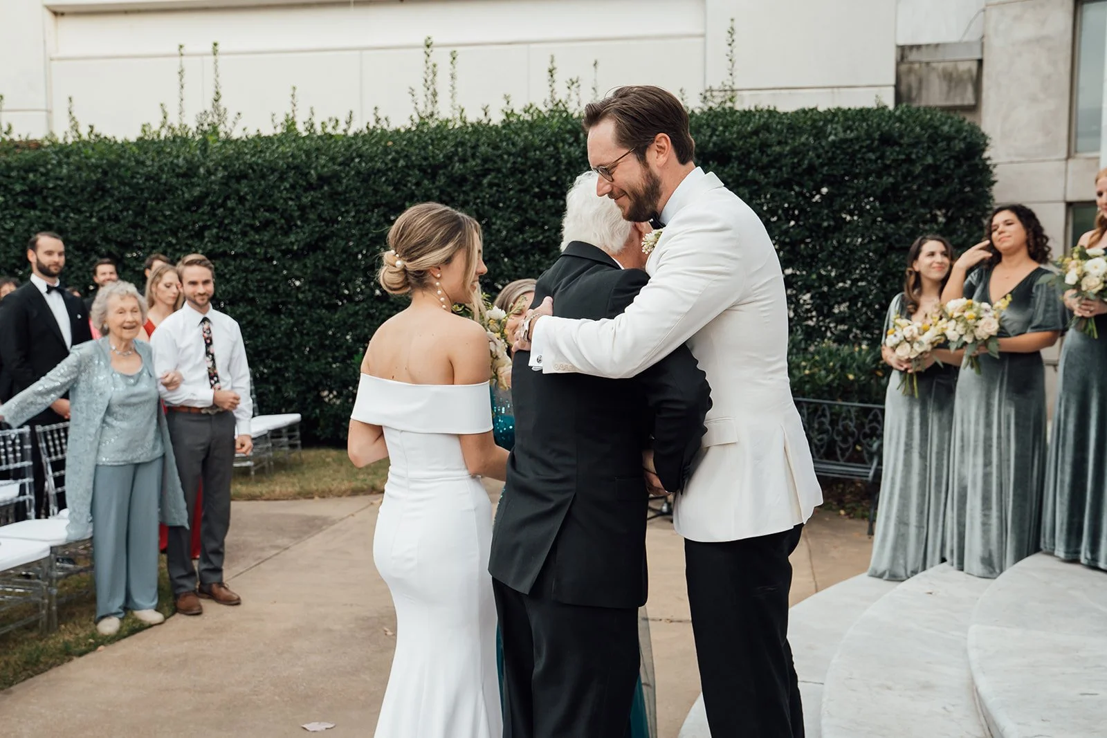 thewarmtharoundyou-jon-rebecca-wedding-1100.jpg