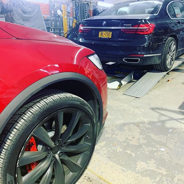 Morning Grind! #tesla #modelx #bmw #750i #collisionrepair #autobody #queens #brooklyn #autoglen #nyc