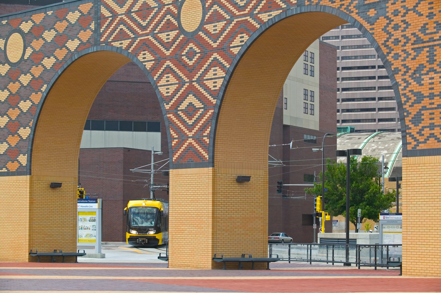light_rail_472.jpg