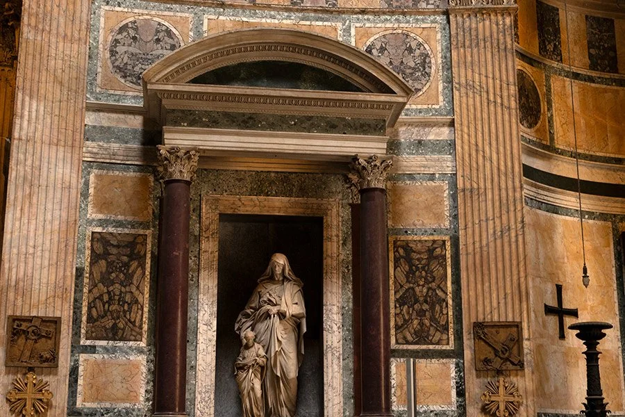  Tomb of Raphael in the Pantheon, Rome, Italy - 103142_IT 